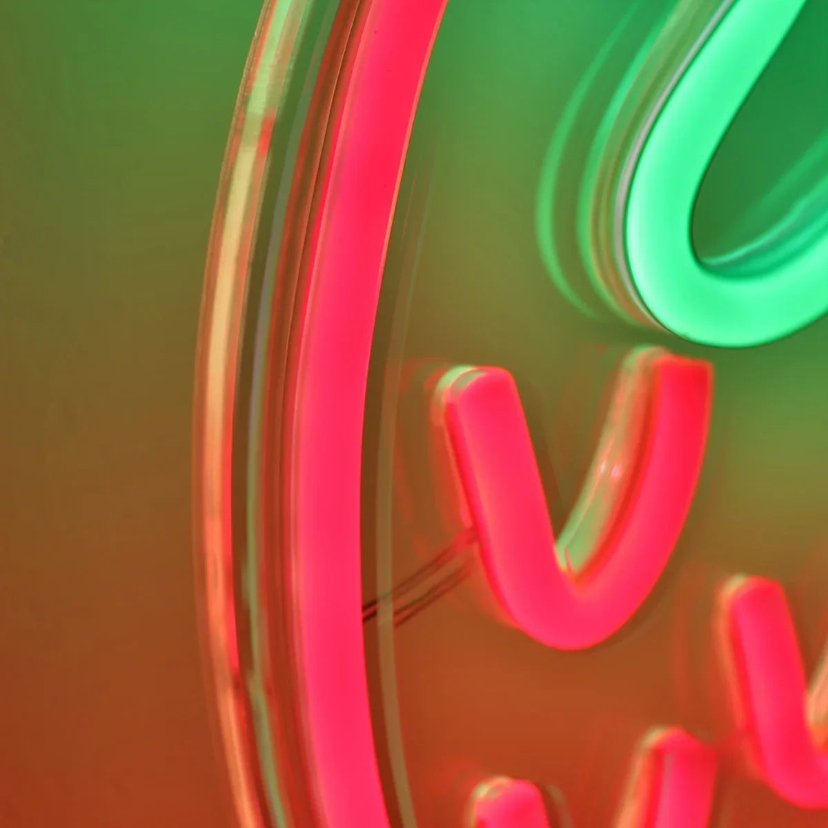 Strawberry Neon Sign LED Neon Light Wall Decor for Bdroom Game Room Store Party Kitchen Restaurant Club Gift for Friend