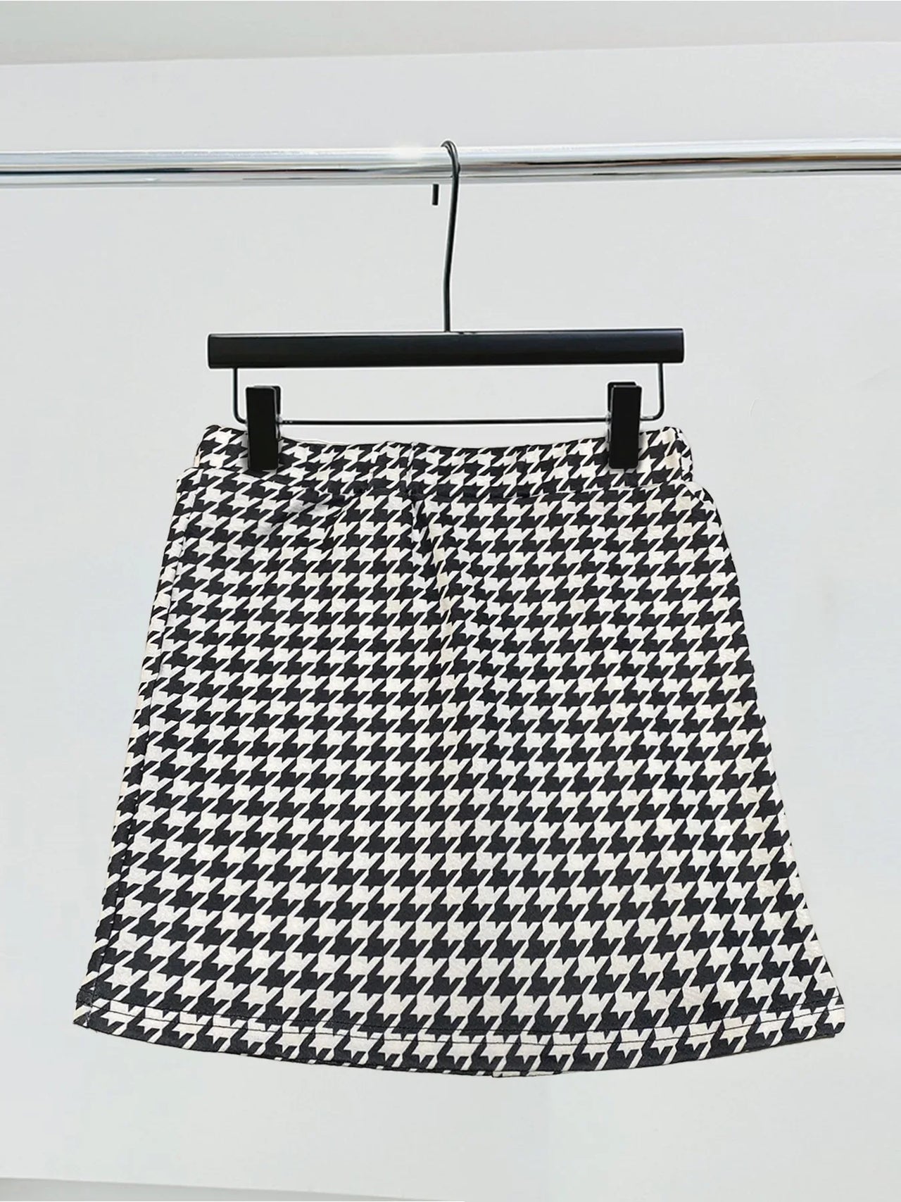 Qianniao style elegant elastic waist half skirt, hip hugging high waist short skirt
