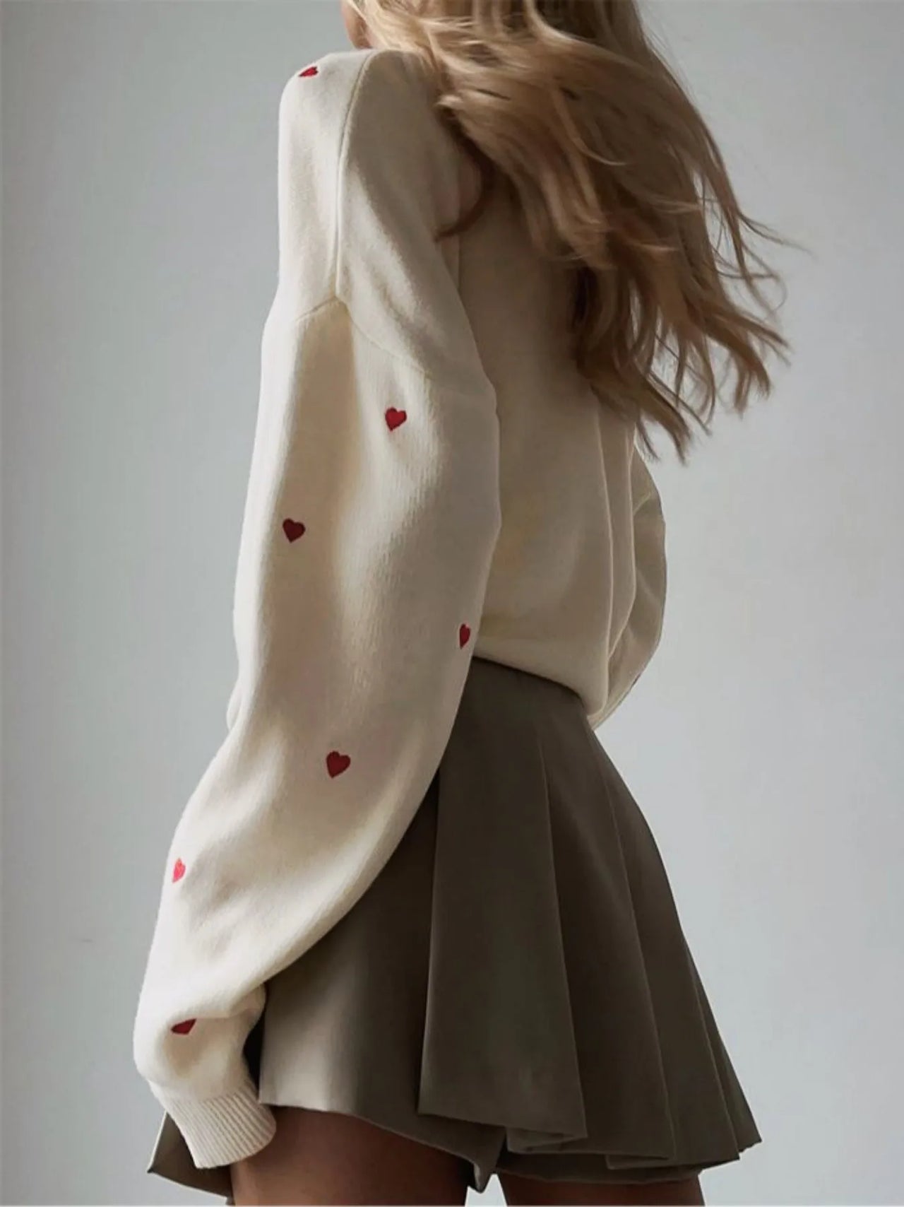 Women's Cream Red Heart Embroidered  Knit Sweater Crew Neck Long Sleeve Casual Pullover Fashion Comfortable Top
