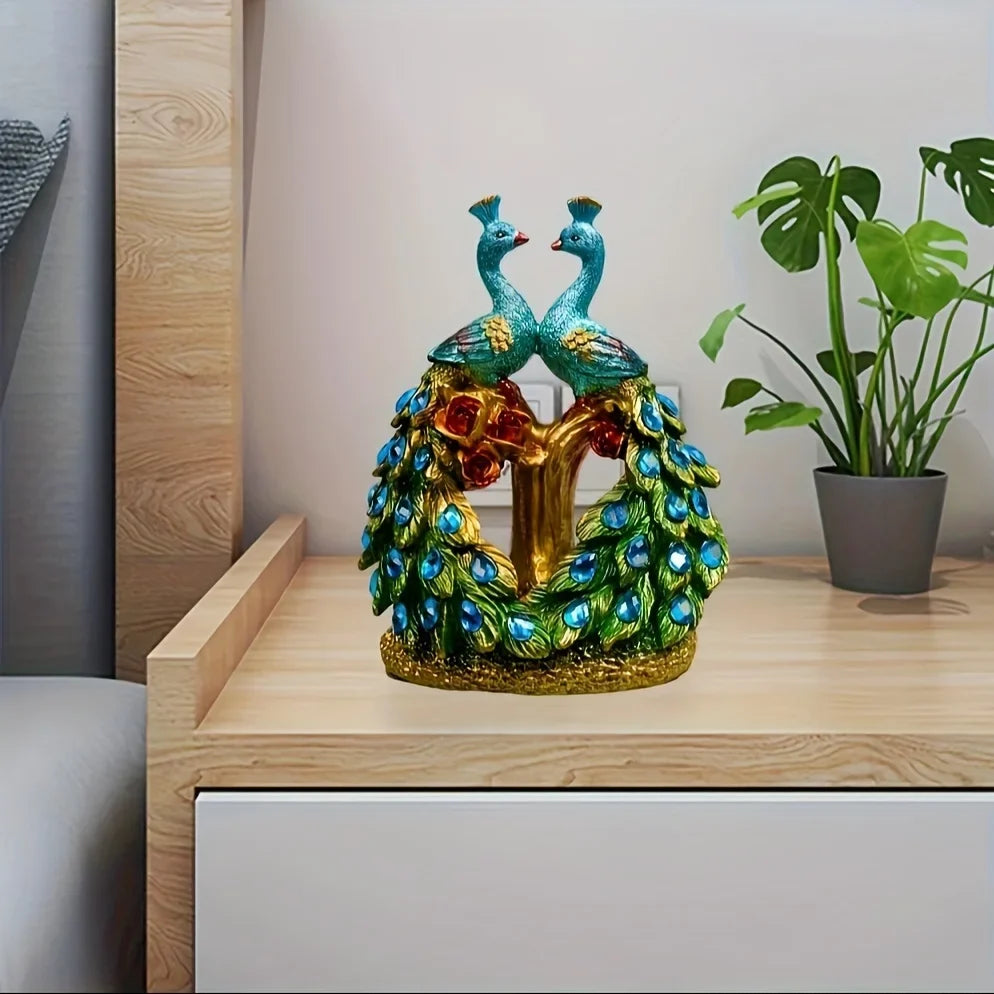 Resin peacock decorations, peacock decorations, holiday decorations, christmas decorations, peacock lovers, peacock gifts。