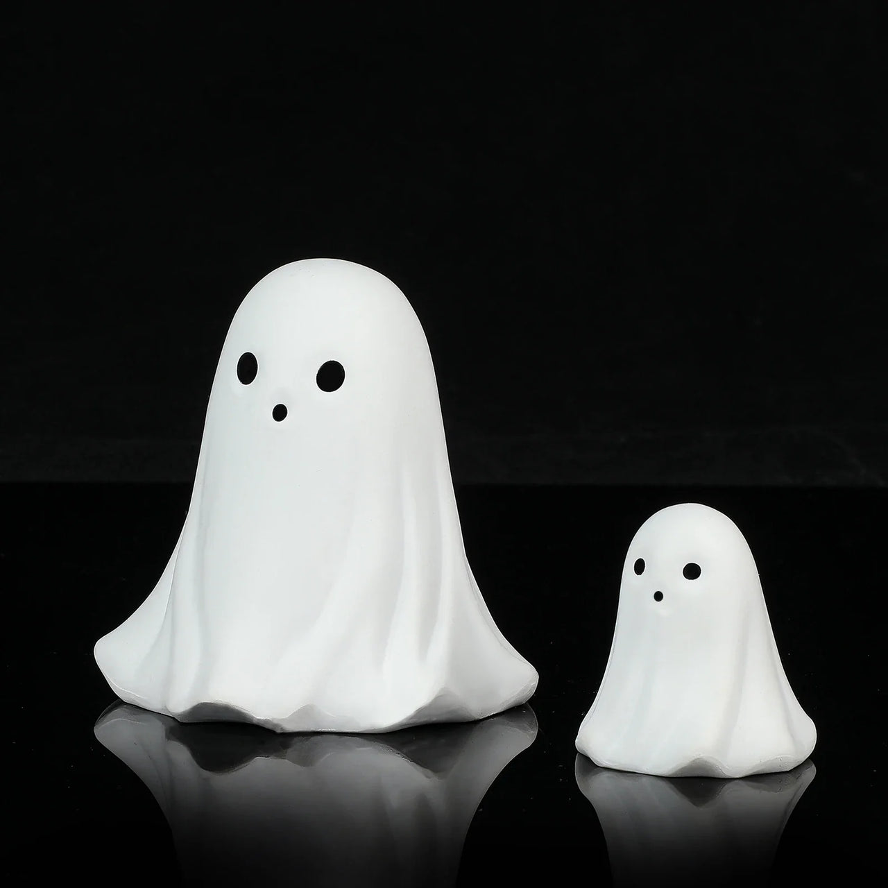 2 Pcs Halloween Decor Indoor-Ghost in Abs Resin Cloche-Cute Ghost for HomeTabletop Party Decor  Holiday Decorations outdoor