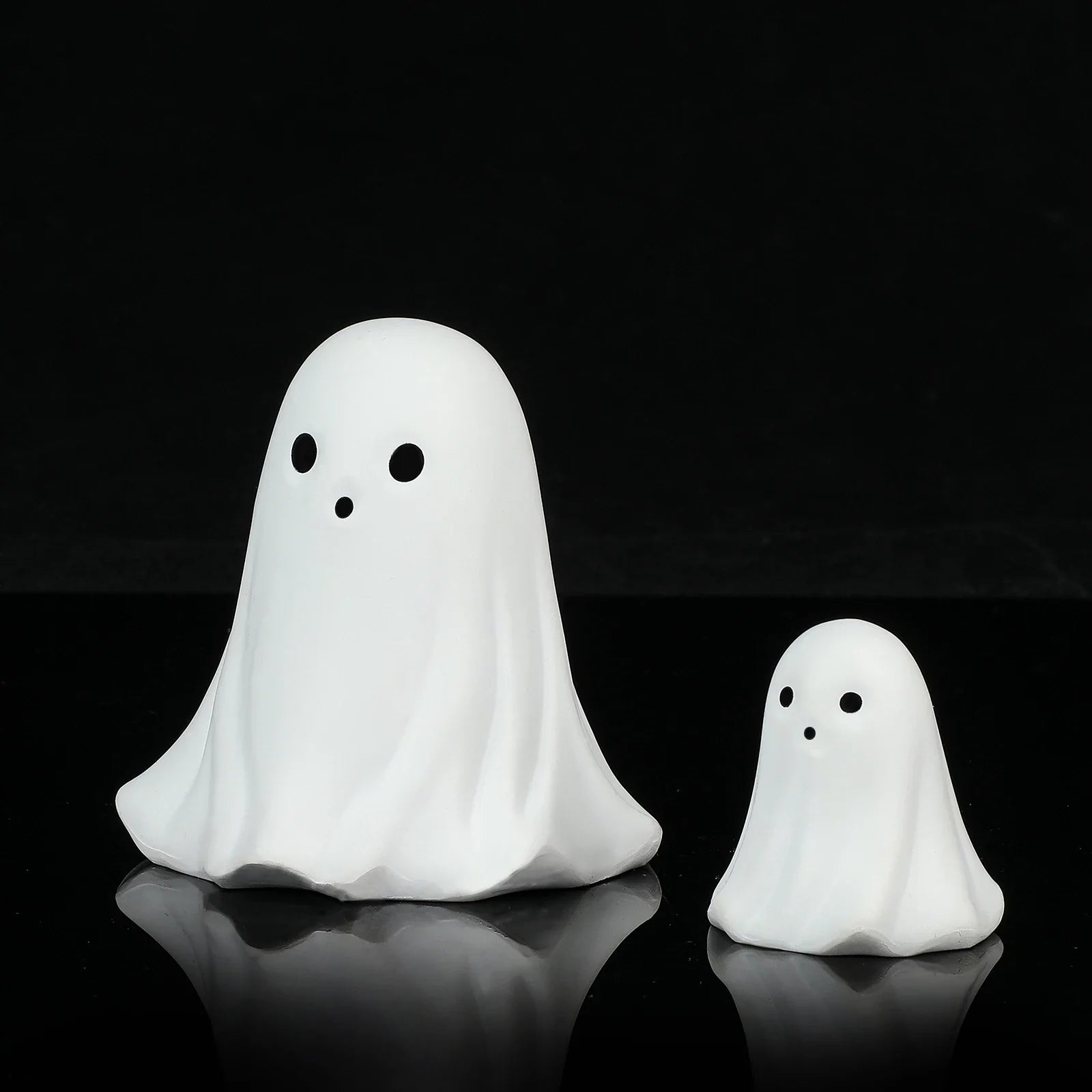 2 Pcs Halloween Decor Indoor-Ghost in Abs Resin Cloche-Cute Ghost for HomeTabletop Party Decor  Holiday Decorations outdoor
