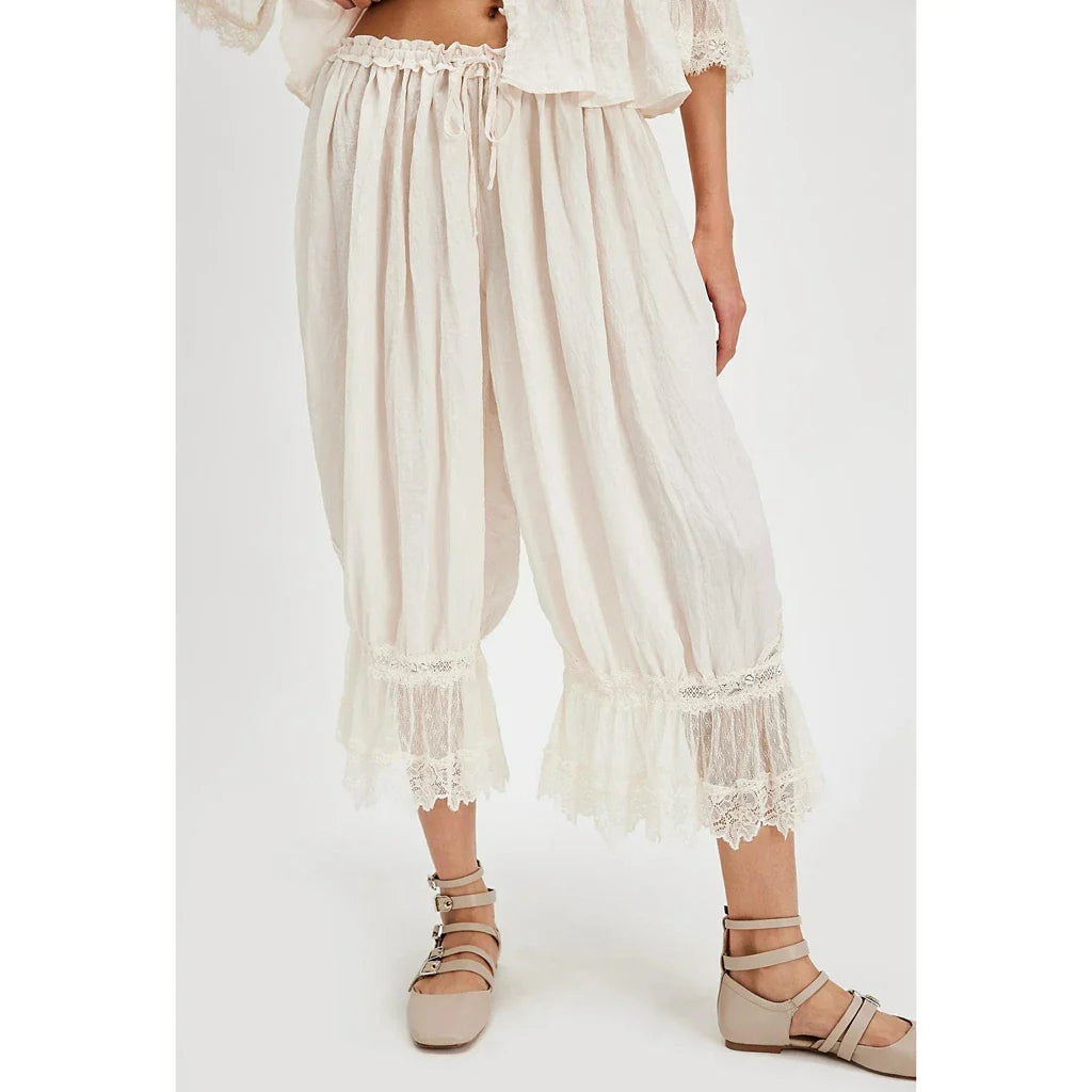 Combhasaki Women's Y2K Loose Fit Bloomers Cropped Pants Drawstring High Waist Floral Lace Patchwork Calf-Length Lantern Trousers