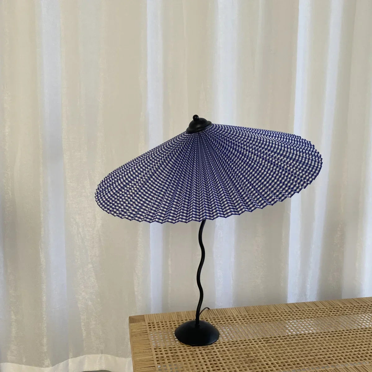 Table Lamp ins Retro Pleated Umbrella Nordic Medieval Korean Master Bedroom Bedside Lamp Swing Iron Art Drop Shipping