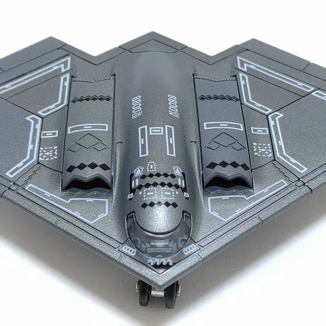 B-2 SPIRIT 1/200 Scale Assembly Plastic Model airplane (including base)  Home placement, collection and decoration  Gift