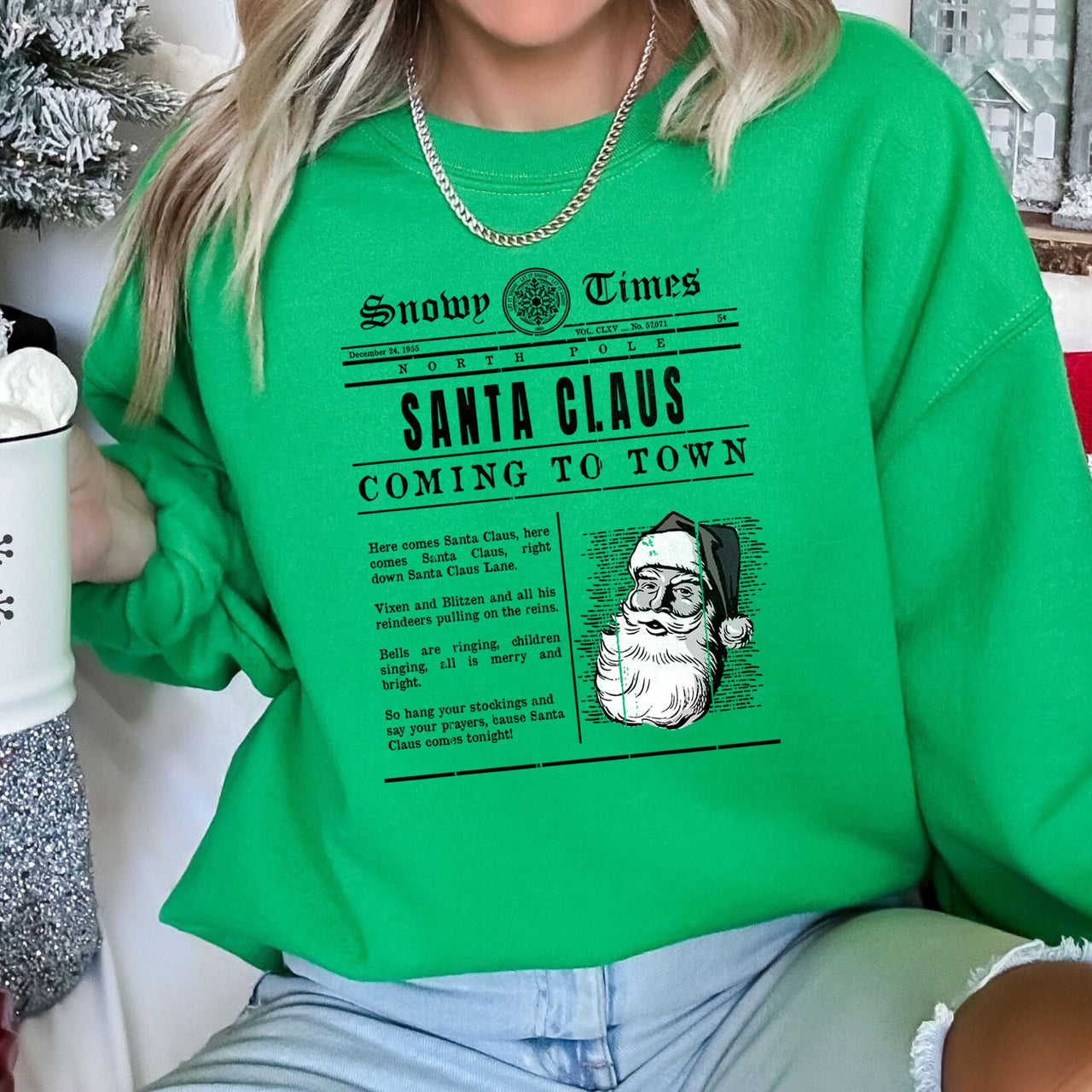 Santa Claus Is Coming To Town, Retro Newspaper Christmas Edition Vintage Print Sweatshirt