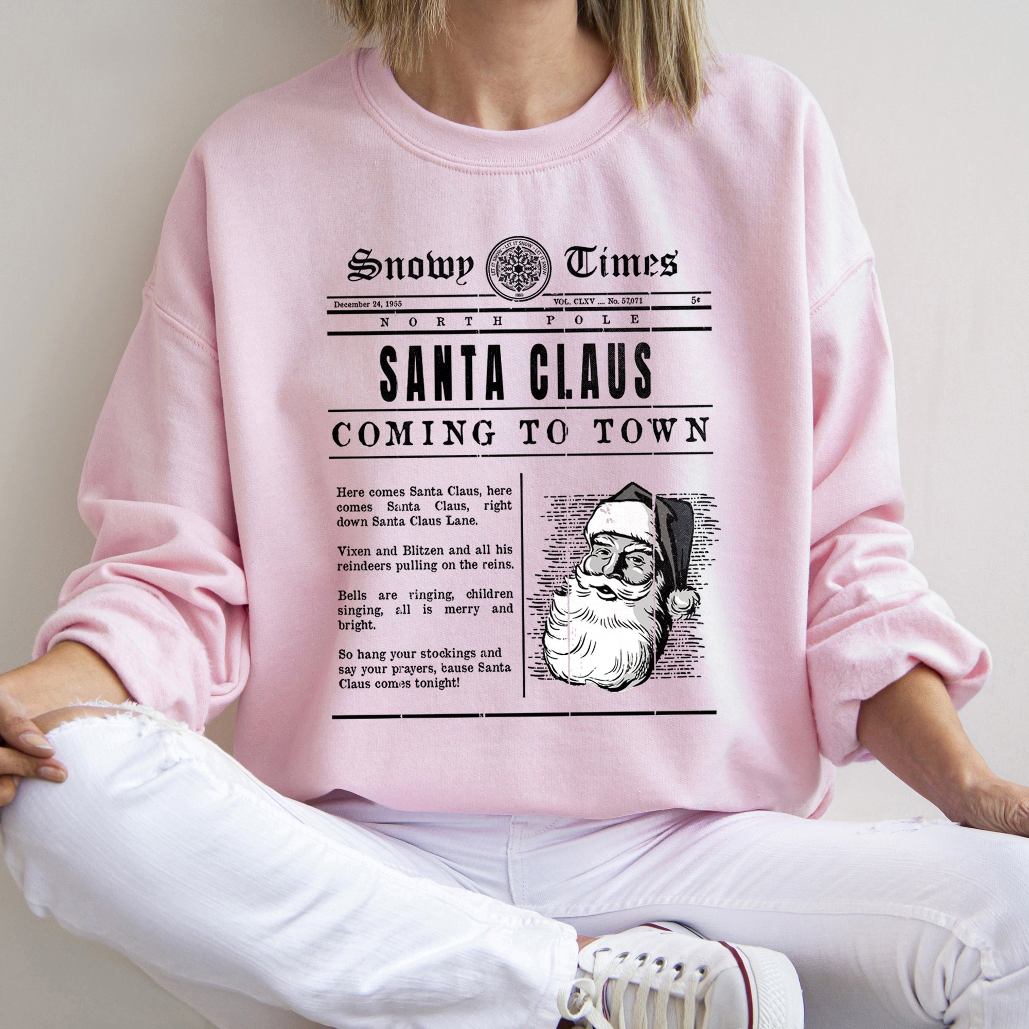 Santa Claus Is Coming To Town, Retro Newspaper Christmas Edition Vintage Print Sweatshirt