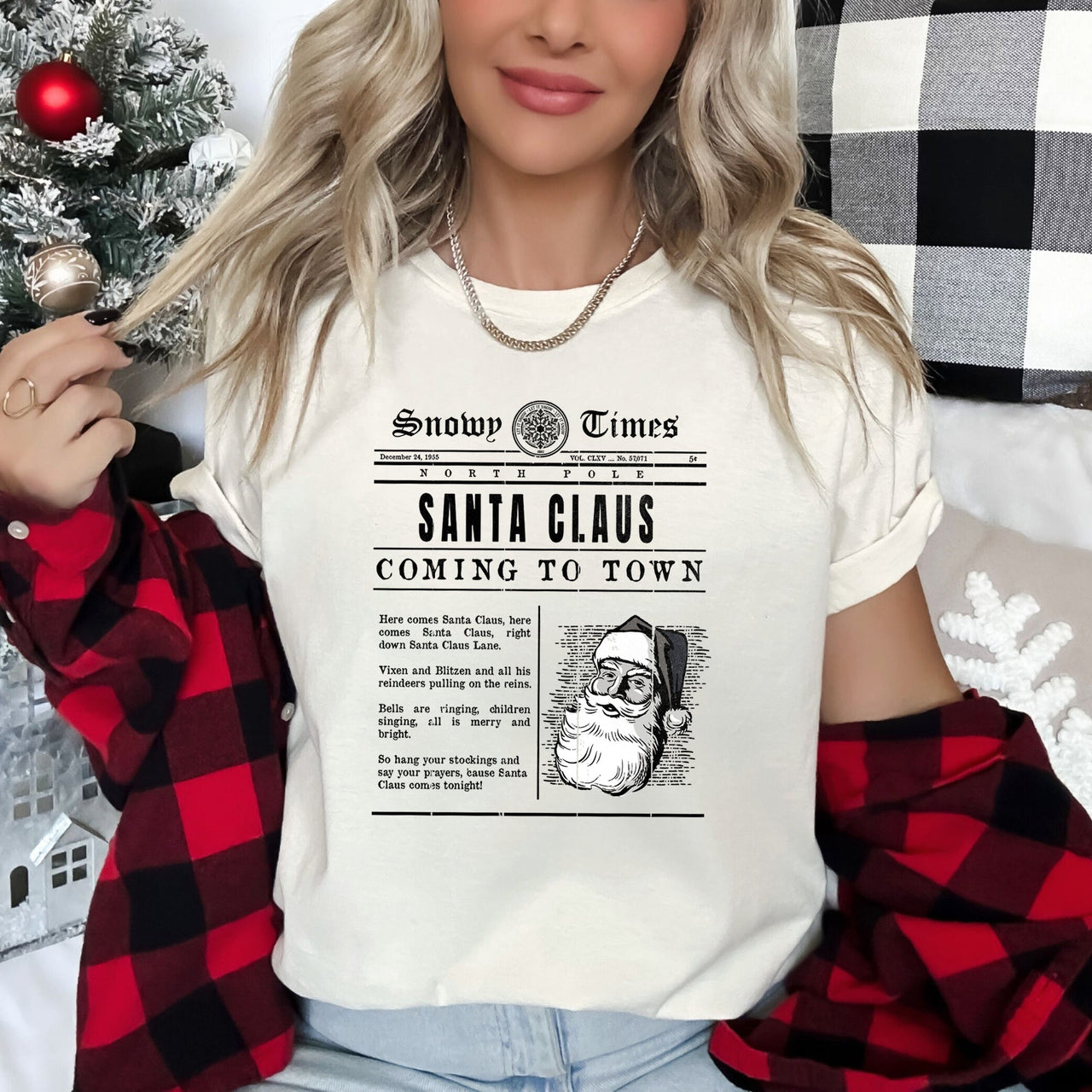 Santa Claus Is Coming To Town Retro Newspaper Vintage Christmas Print Graphic Tee