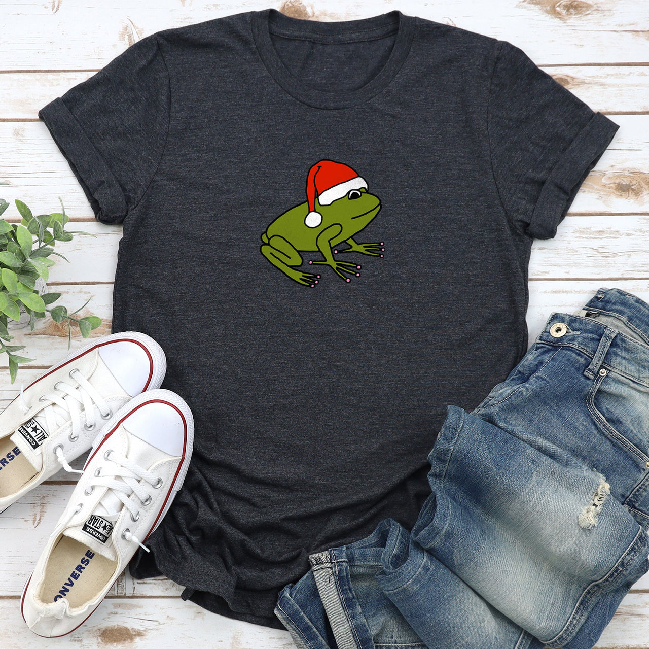 Santa Frog Christmas Retro Toad With Vintage Holiday Pop Art Illustration For A Festive Look Graphic Tee