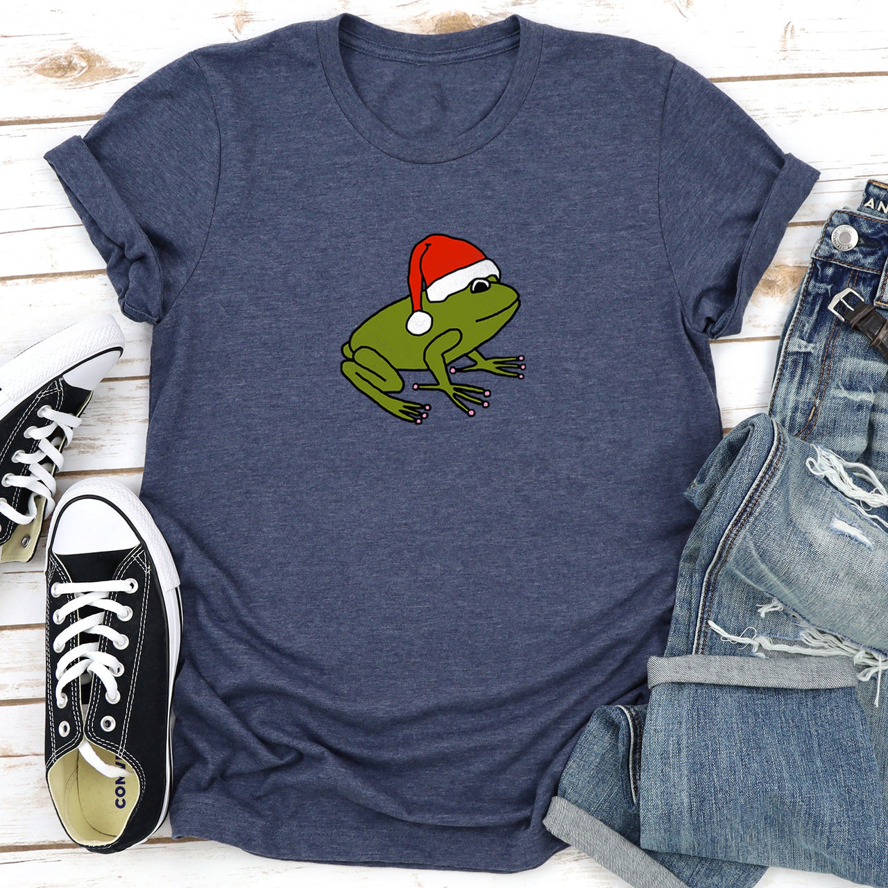 Santa Frog Christmas Retro Toad With Vintage Holiday Pop Art Illustration For A Festive Look Graphic Tee