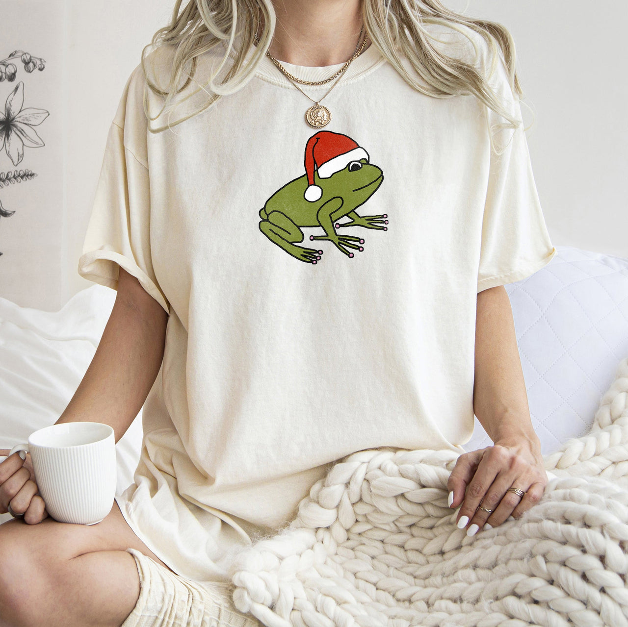 Santa Frog Christmas Retro Toad Holiday Edition Classic Cartoon Style Comfort Colors Tee