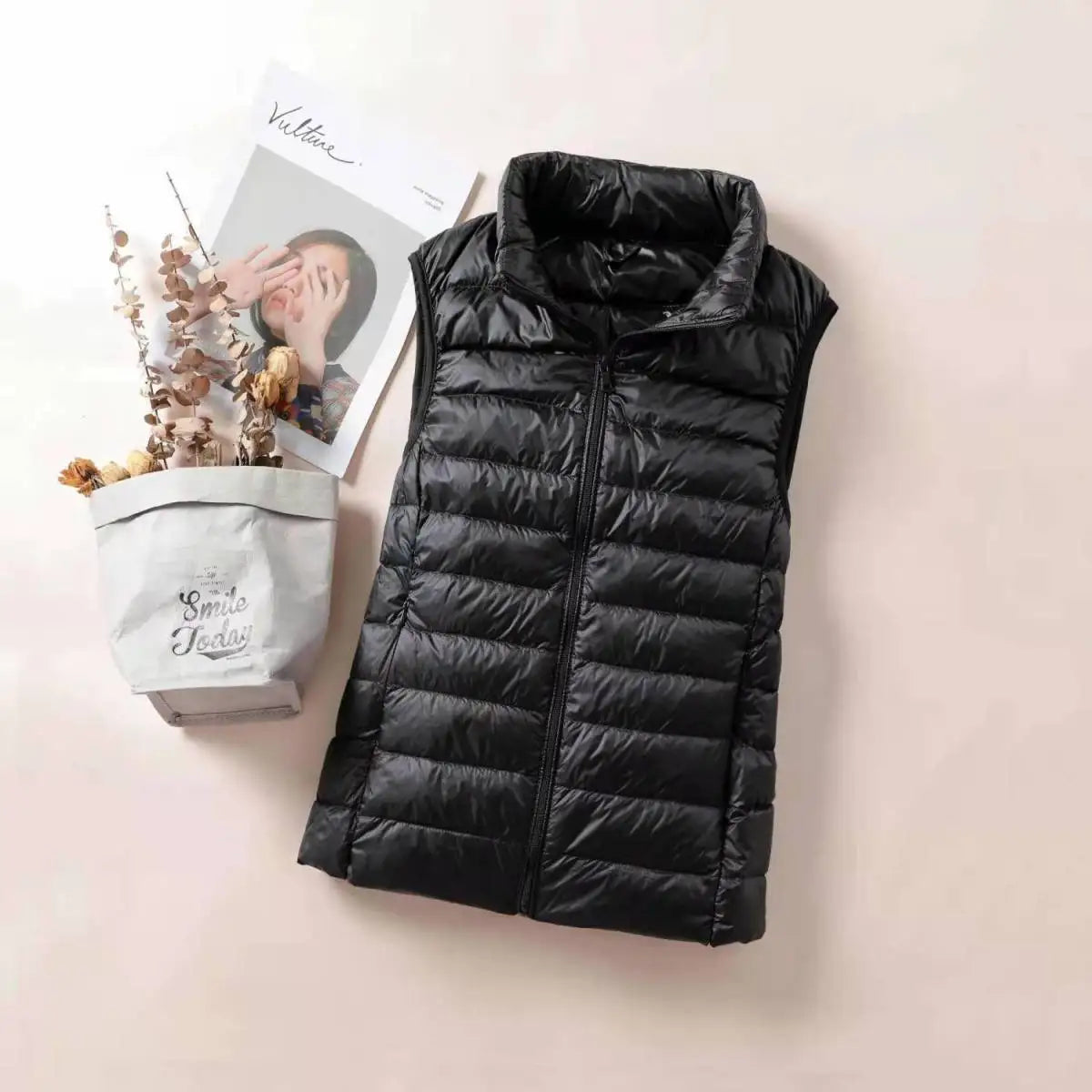 New 2026 Women Women Ultra Light Down Vests Slim Sleeveless Jacket Portable Girl Lightweight Windproof Waistcoat