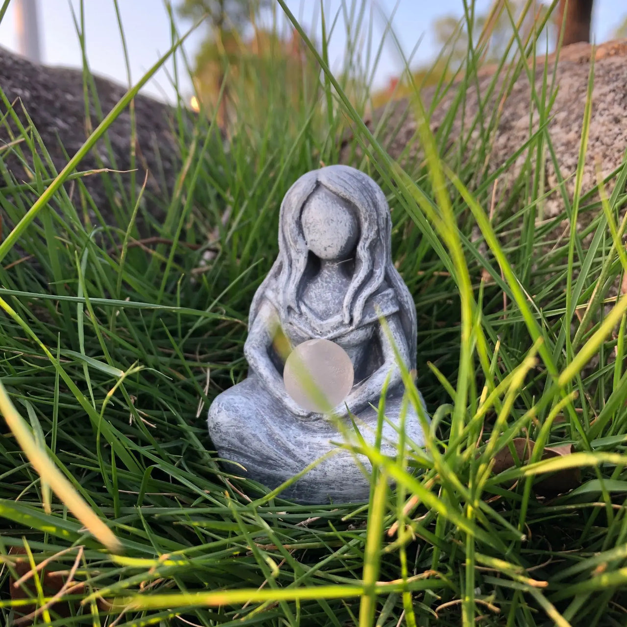 A Zen-Inspired Moon Goddess Statue Ornament, Imitation Stone Texture, Meditation Style, Home Desktop Garden Decoration, Healing and Soul-Healing Item