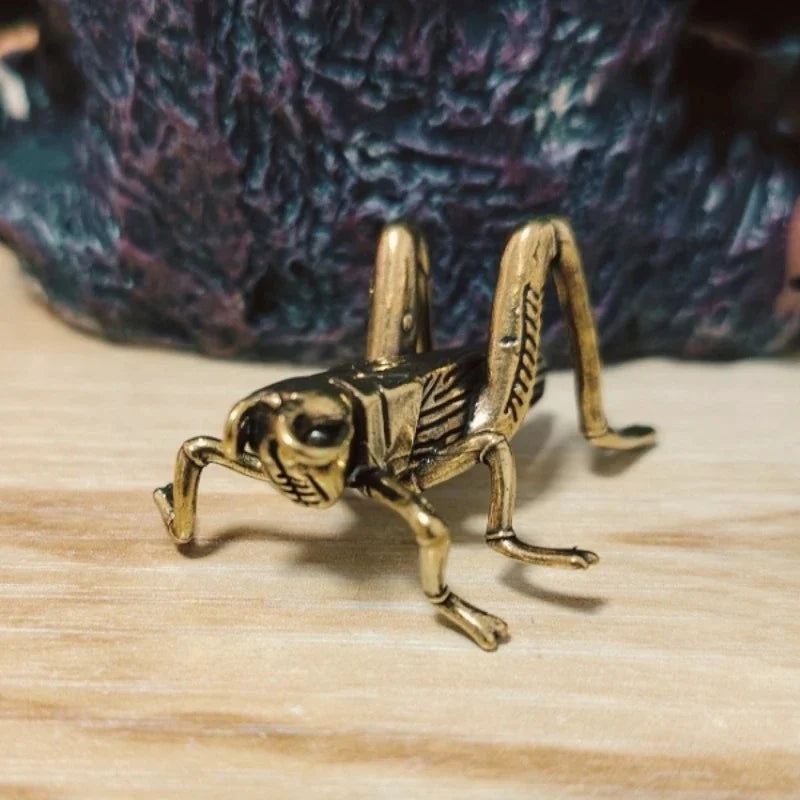 Brass Grasshopper Figurine - Handcrafted Insect Collectible, Tabletop Decorative Animal Ornament, Ideal for Collection & Gifts