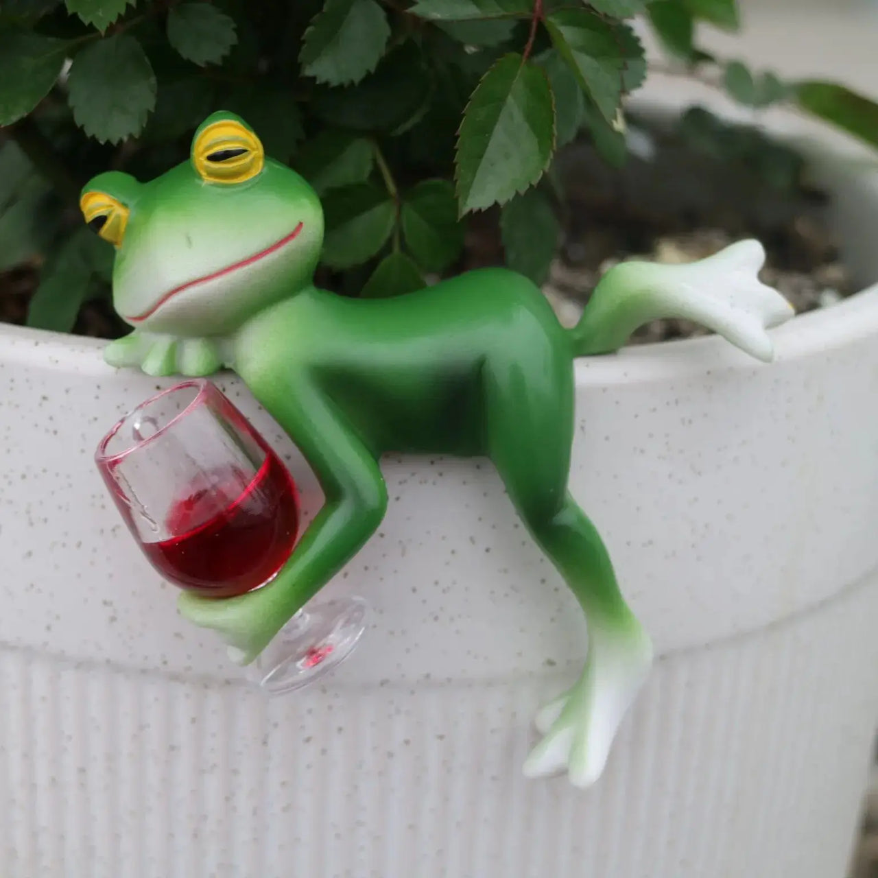 1 Piece of Interesting Green Frog and Wine Glass Hangings Full - Indoor and Outdoor Decoration Suitable for Garden, Aquarium, Garden Ponds, Flower Pots and Frog Themed Garden.