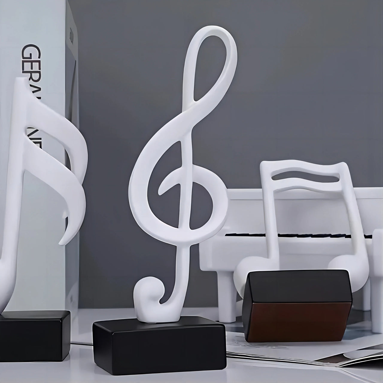 3 Piece Set of Music Note Decorations, Gifts, Music Statues, Modern Statues, Sculptures, Table Centerpieces, Crafts, Golden 。