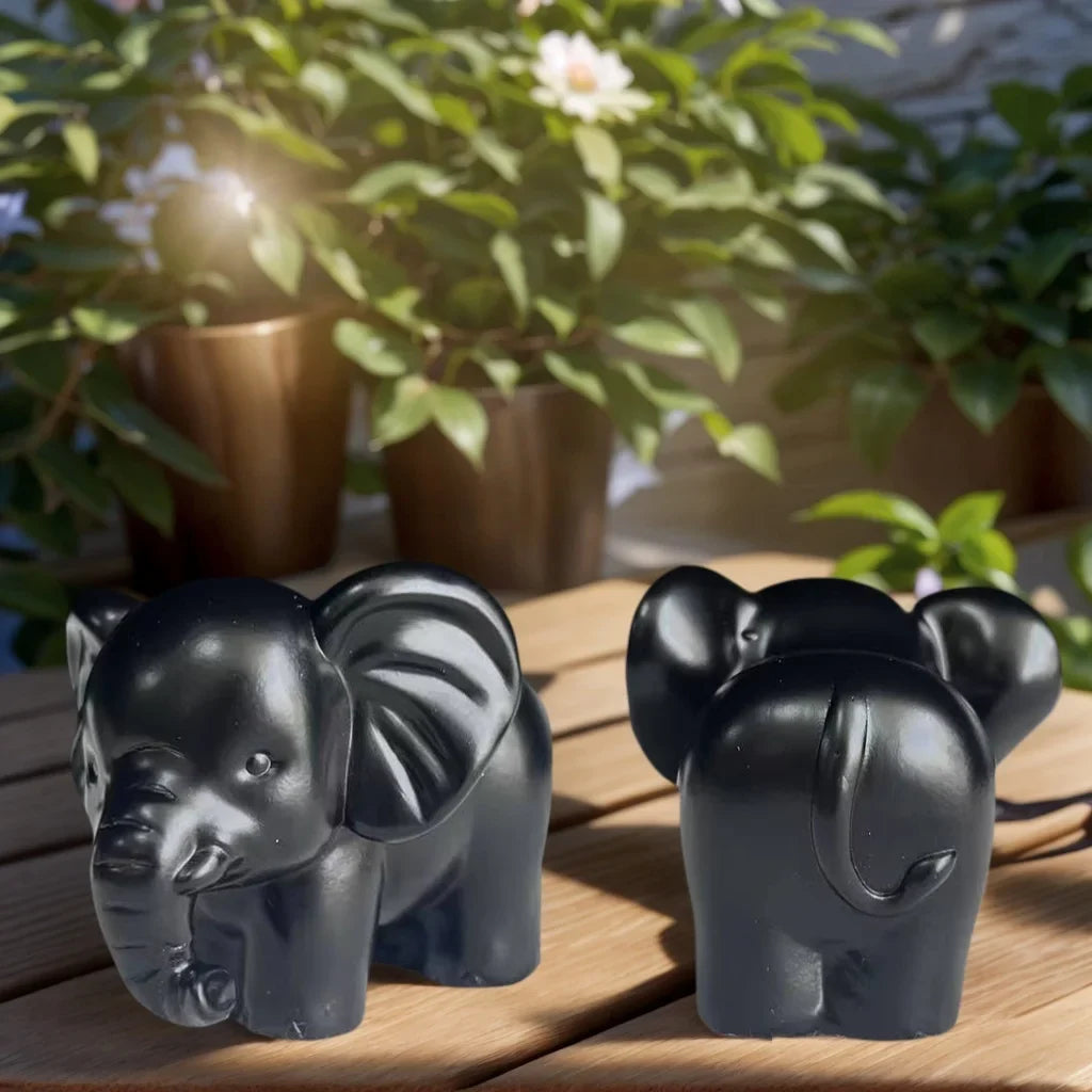 Nordic Style Black and White Golden Elephant Figurine, Auspicious Meaning Home Decoration Item, Stylish and Exquisite Decoration for Living Room and Study, Conveying a Warm Atmosphere