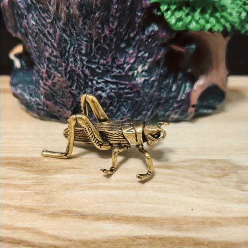 Brass Grasshopper Figurine - Handcrafted Insect Collectible, Tabletop Decorative Animal Ornament, Ideal for Collection & Gifts