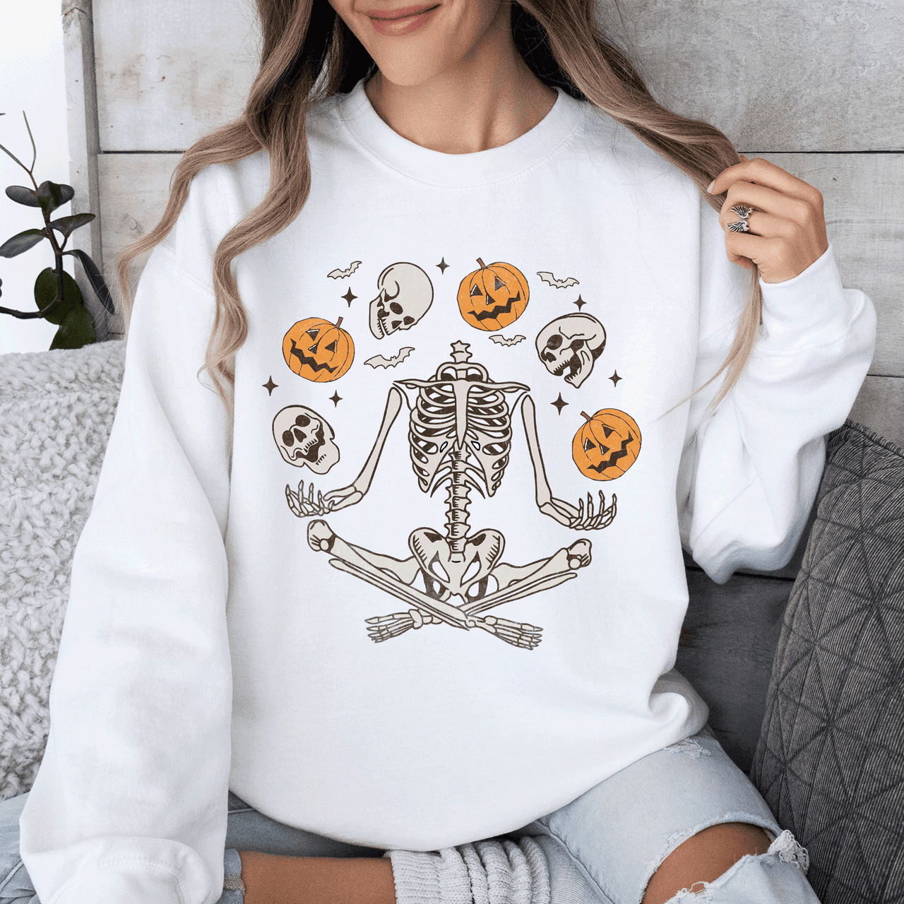Skeleton, Juggling, Halloween, Jack-O-Lantern Sweatshirt