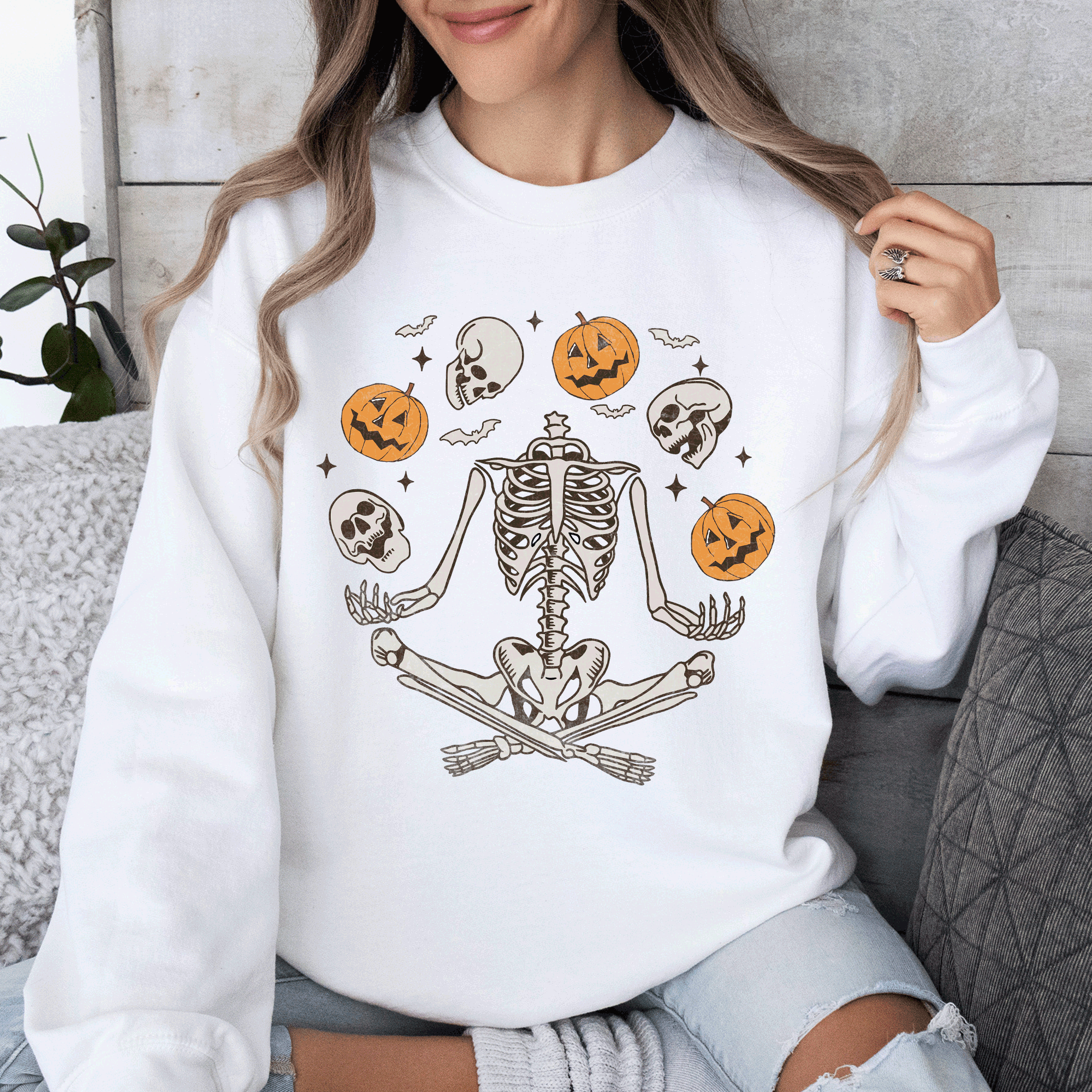 Skeleton, Juggling, Halloween, Jack-O-Lantern Sweatshirt