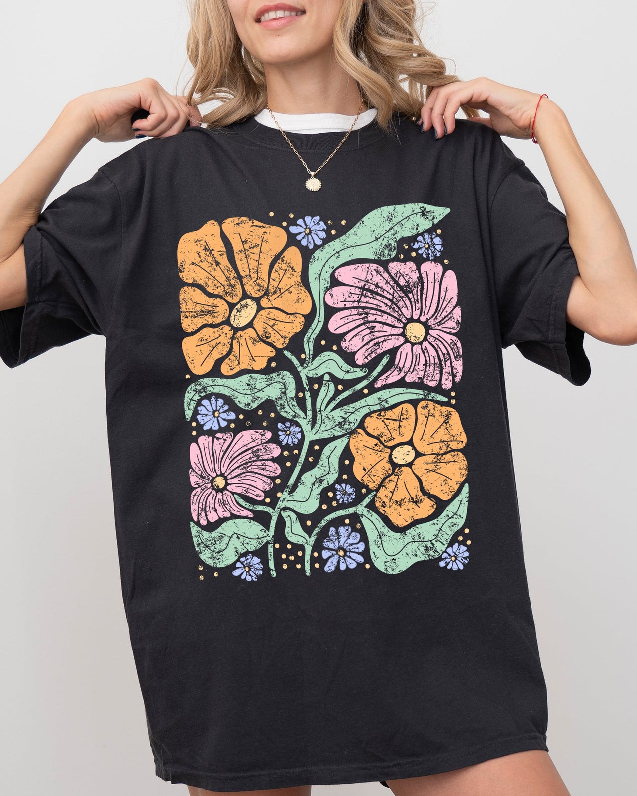 Soft Gorgeous Abstract Boho Floral Summer Vibes Gardening Festival Nature Comfort Colors Tee