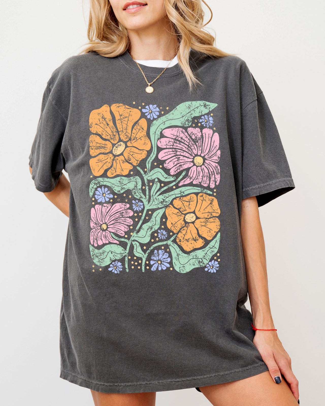 Soft Gorgeous Abstract Boho Floral Summer Vibes Gardening Festival Nature Comfort Colors Tee