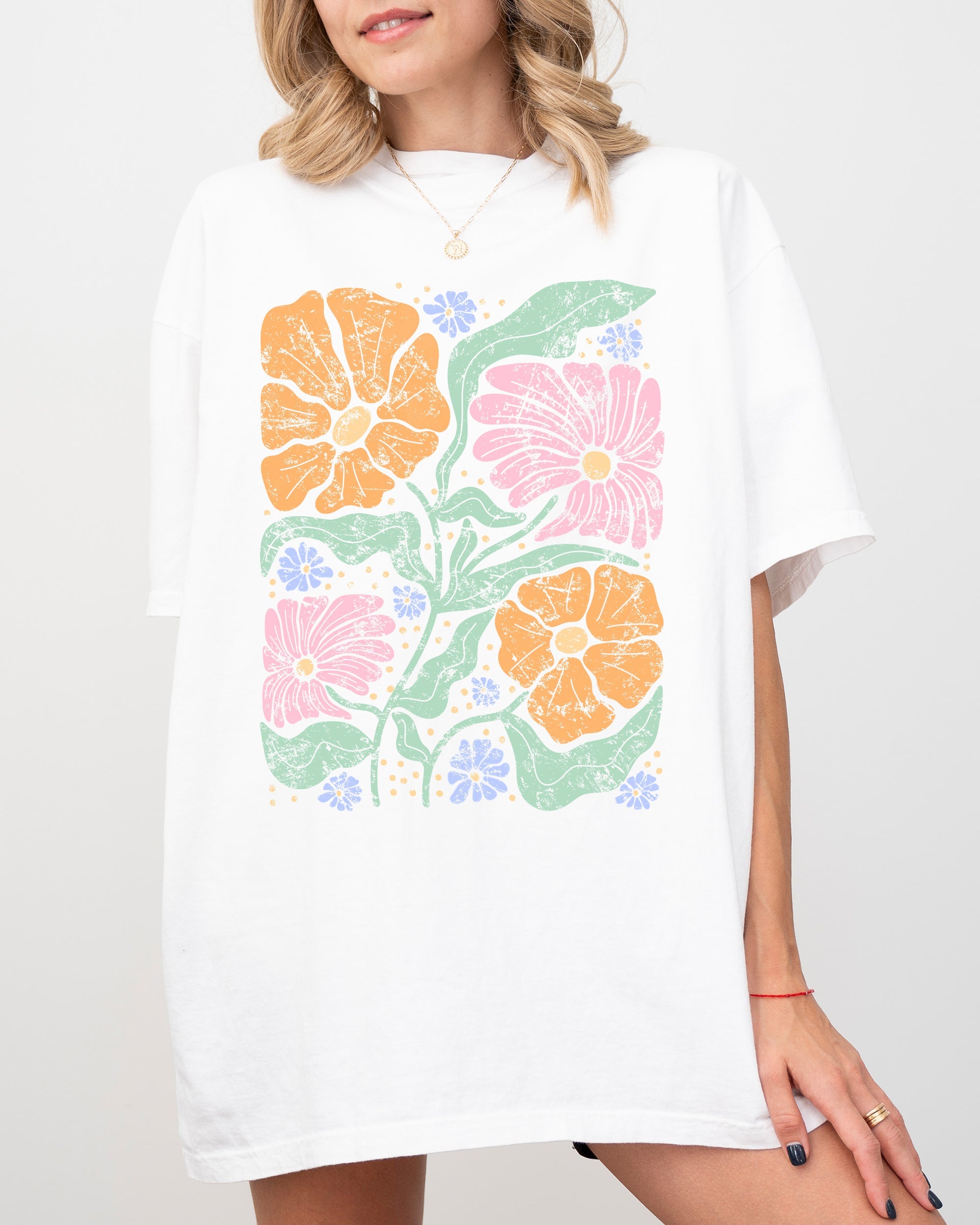 Soft Gorgeous Abstract Boho Floral Summer Vibes Gardening Festival Nature Comfort Colors Tee