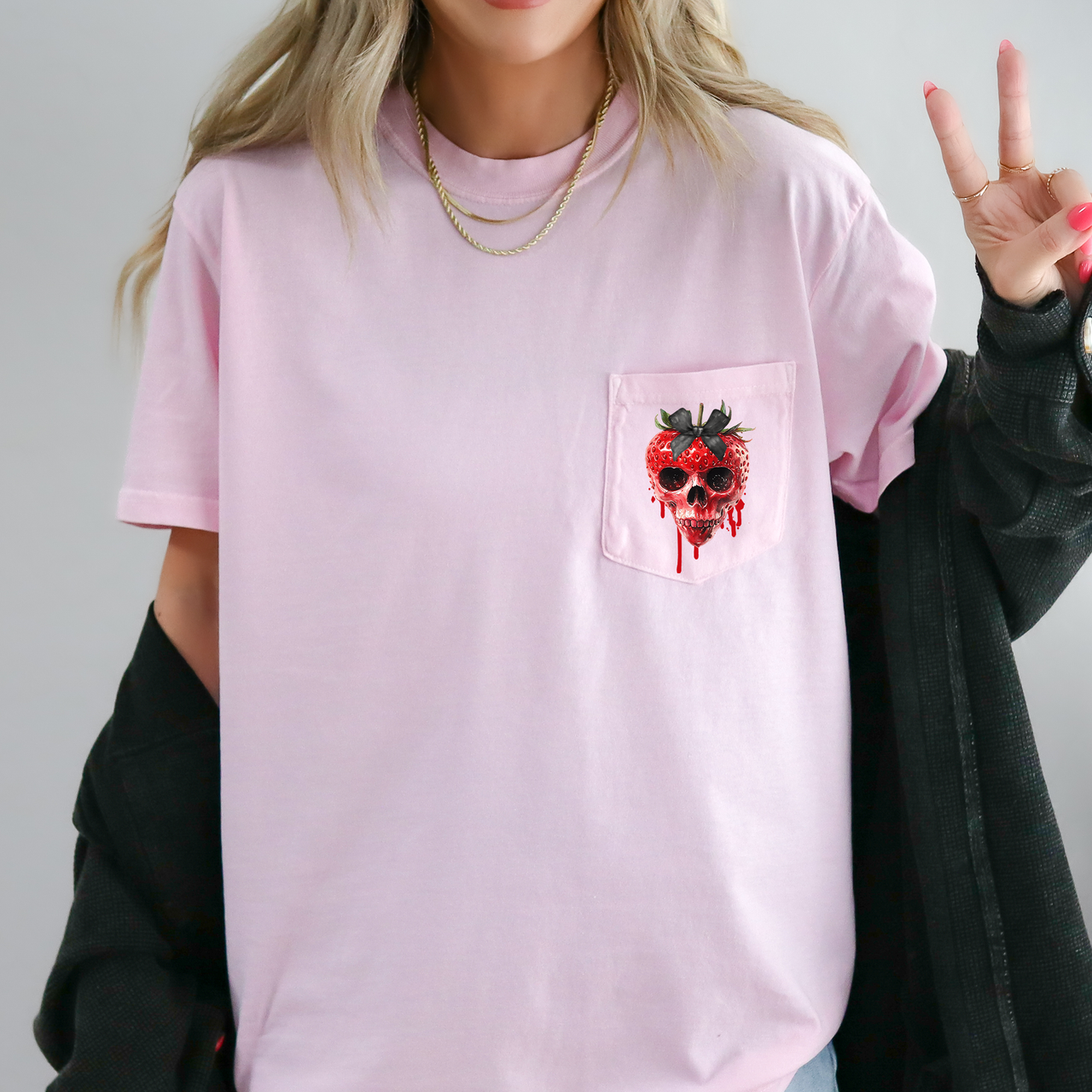 Spooky Strawberry Skeleton Halloween Creepy Juggling Jack-O-Lanterns Comfort Colors Pocket Tee