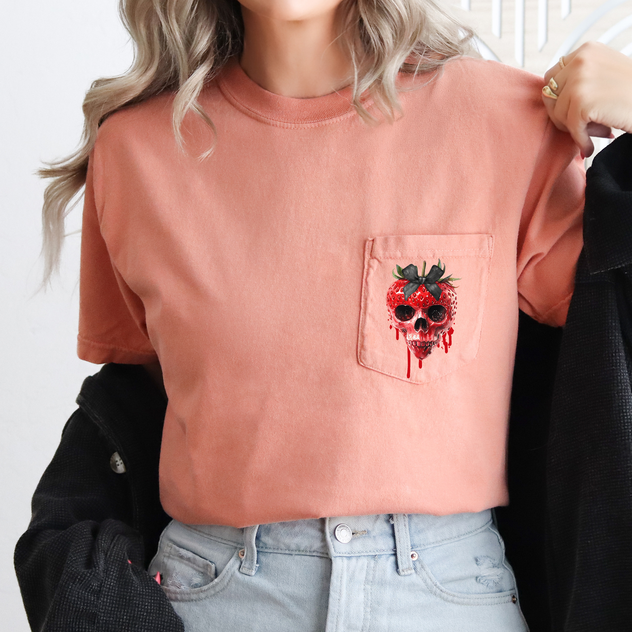 Spooky Strawberry Skeleton Halloween Creepy Juggling Jack-O-Lanterns Comfort Colors Pocket Tee