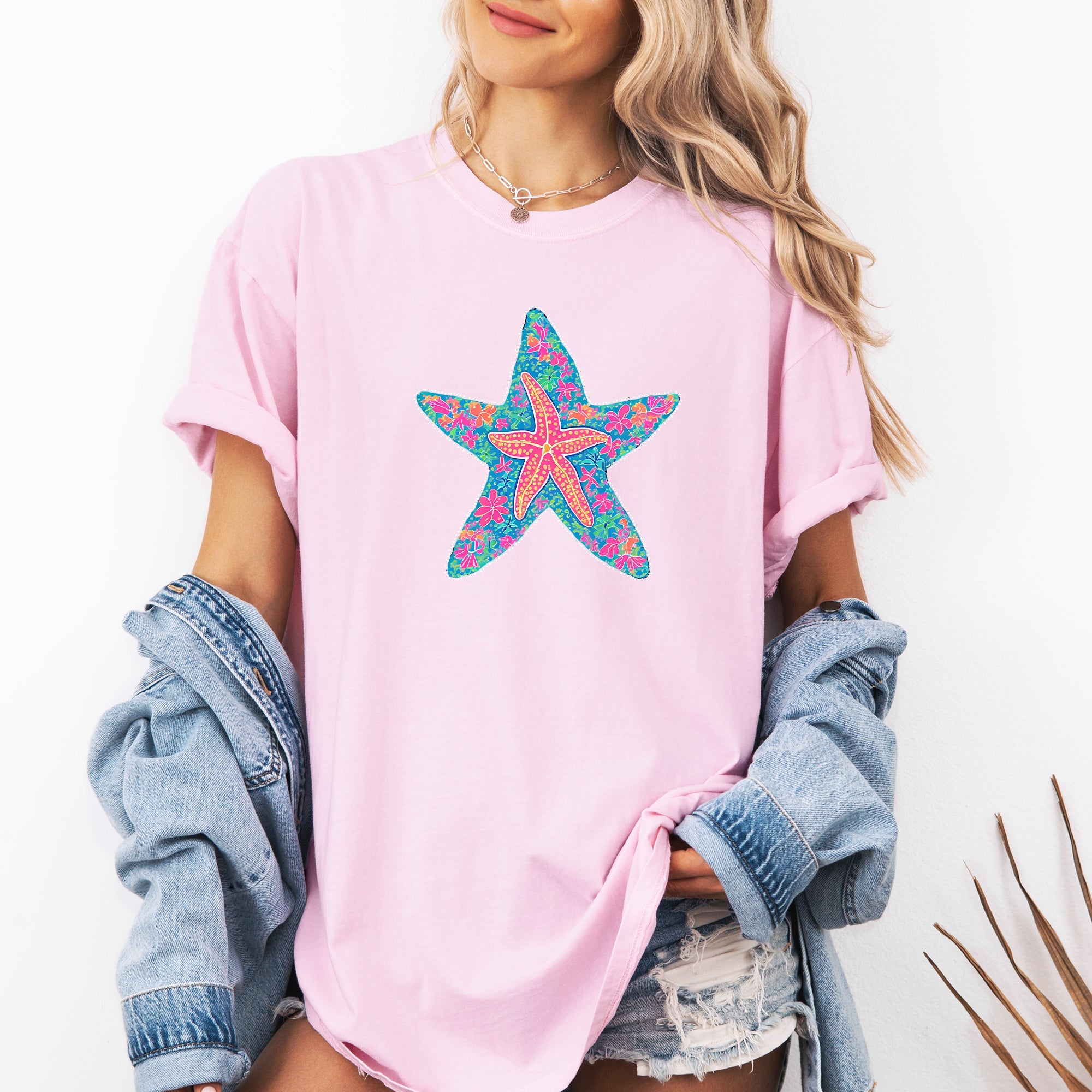 Starfish And Sea Life Summer Beach Vibes For Coastal Lovers And Sun Seekers Comfort Colors Tee