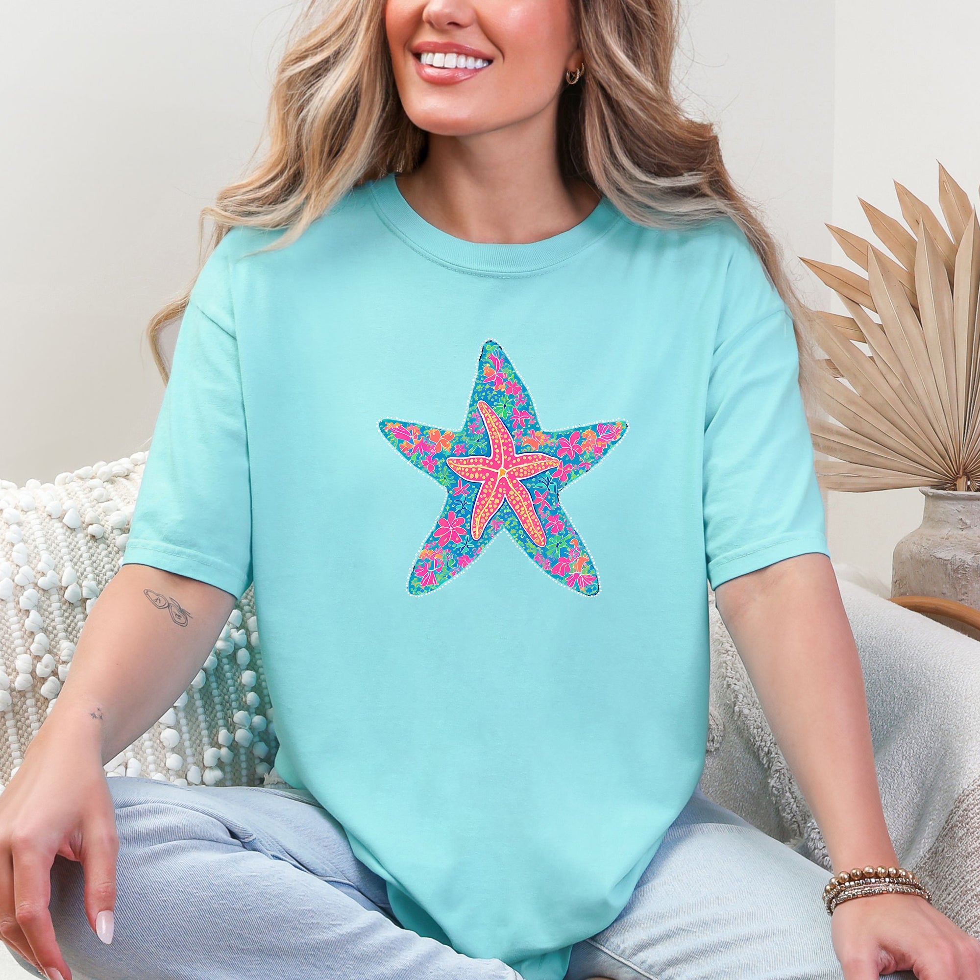 Starfish And Sea Life Summer Beach Vibes For Coastal Lovers And Sun Seekers Comfort Colors Tee