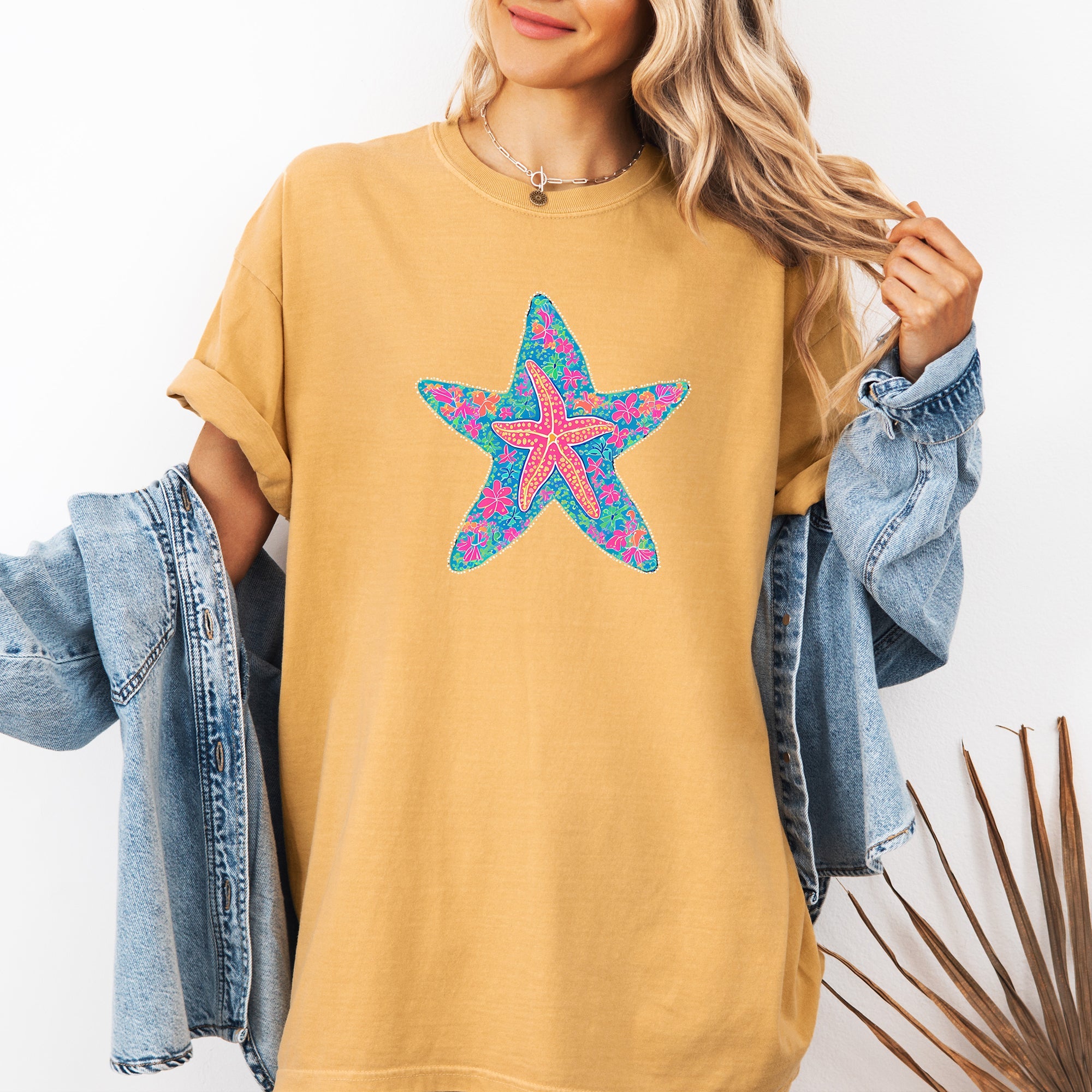 Starfish And Sea Life Summer Beach Vibes For Coastal Lovers And Sun Seekers Comfort Colors Tee