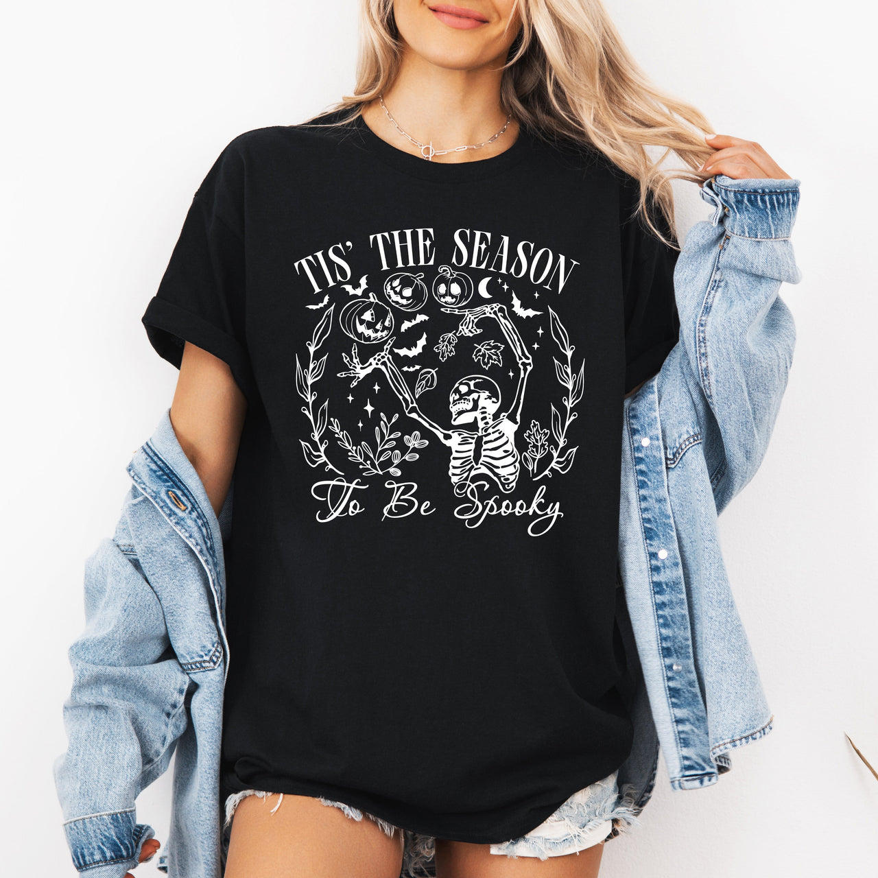 Tis The Season To Be Spooky Skeleton Halloween Retro Vintage Distressed Print Graphic Tee