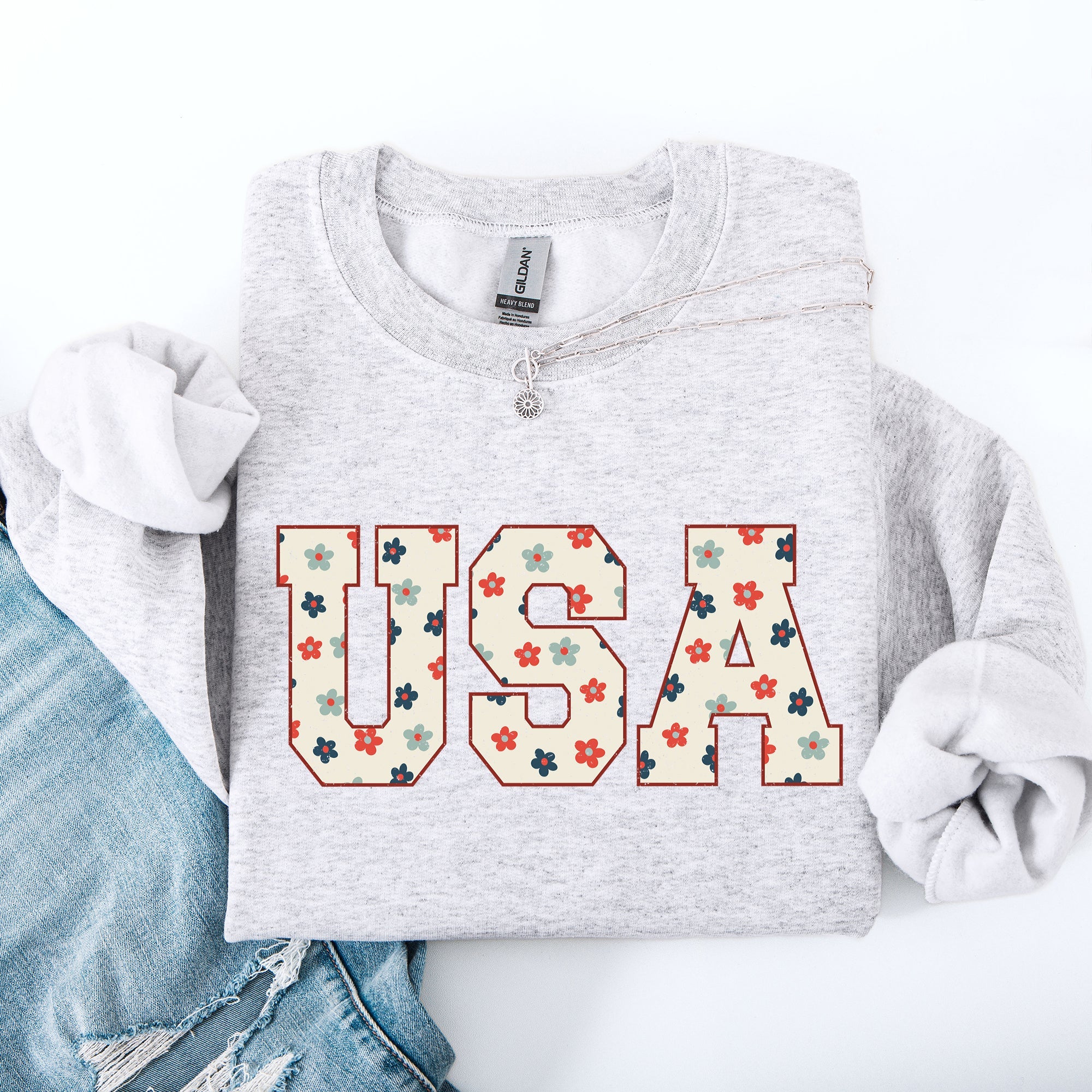 USA Flowers Minimalist Patriotic America 4th of July Independence Day Sweatshirt