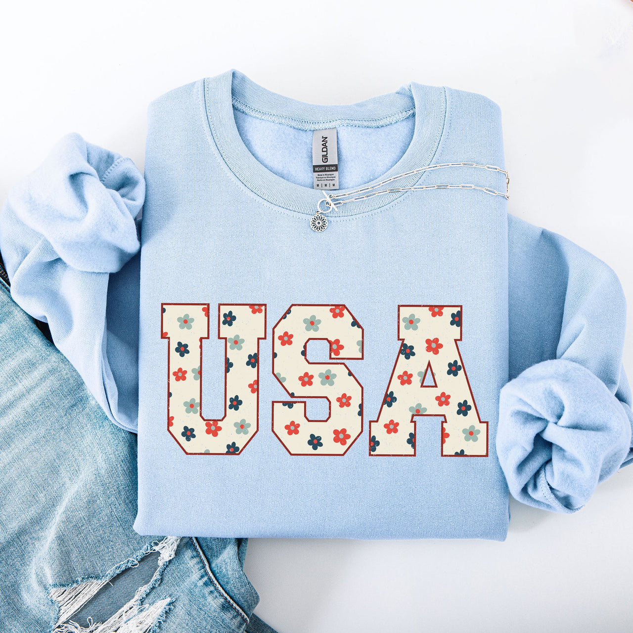 USA Flowers Minimalist Patriotic America 4th of July Independence Day Sweatshirt