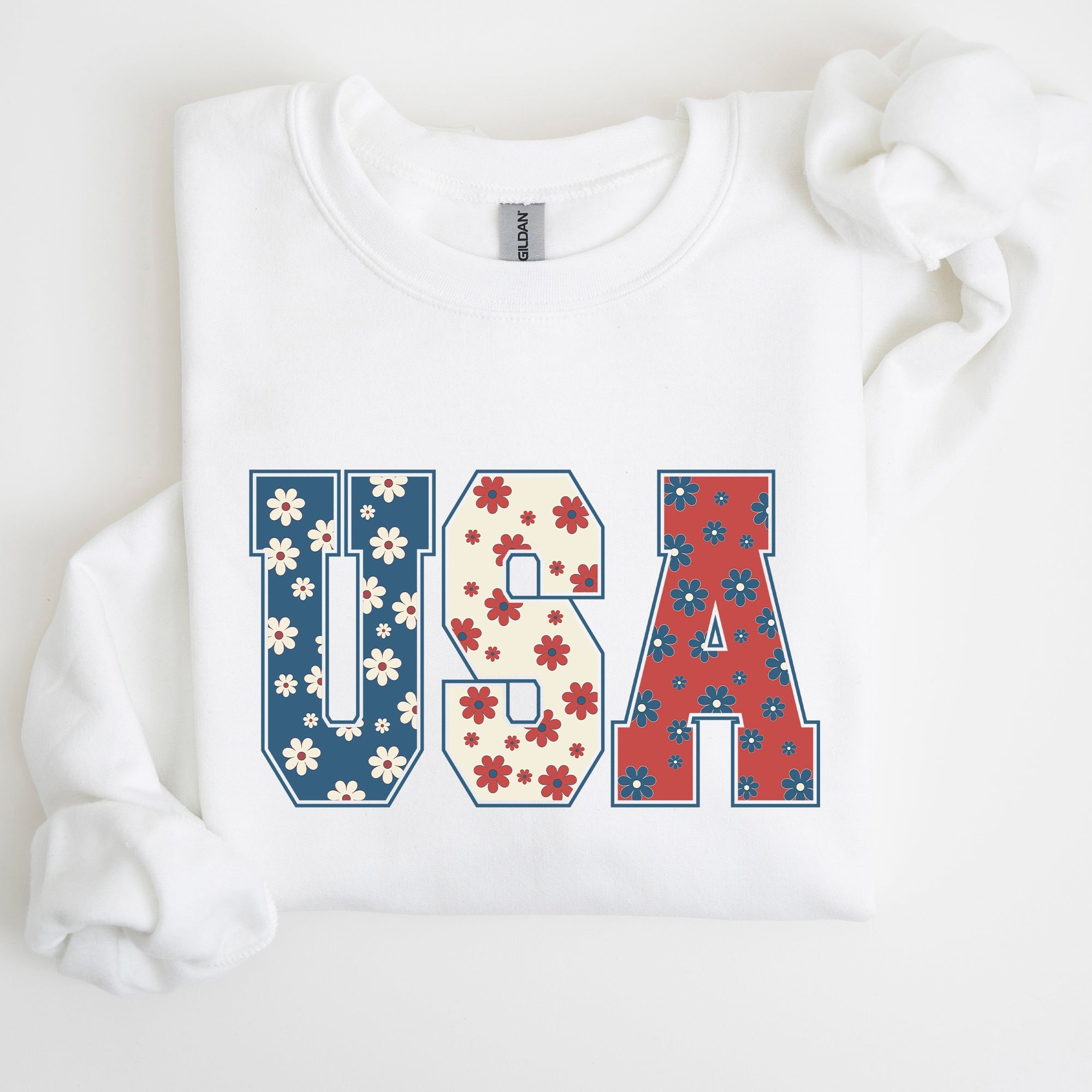 USA Floral Print Patriotic Flag and Stars Design Celebrating American Pride for Everyday Wear Sweatshirt