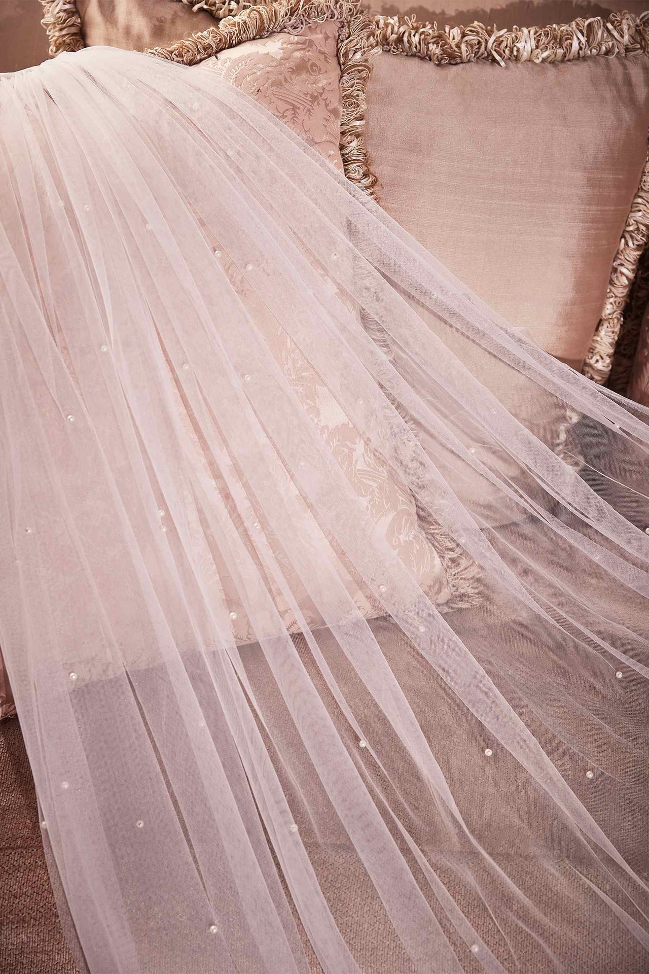Pearl Drops Royal Veil