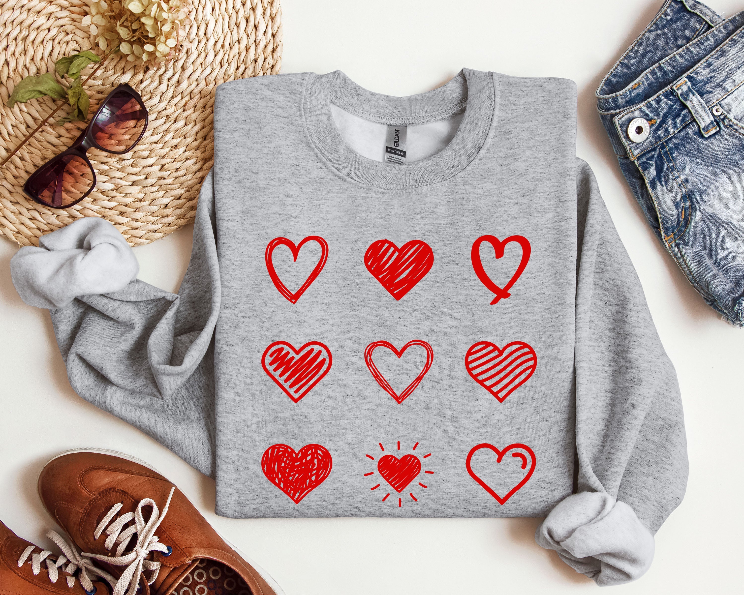 Retro Cute Hearts Vintage Valentine Edition Ultra Soft Brushed Thermal Cozy Fleece Sweatshirt