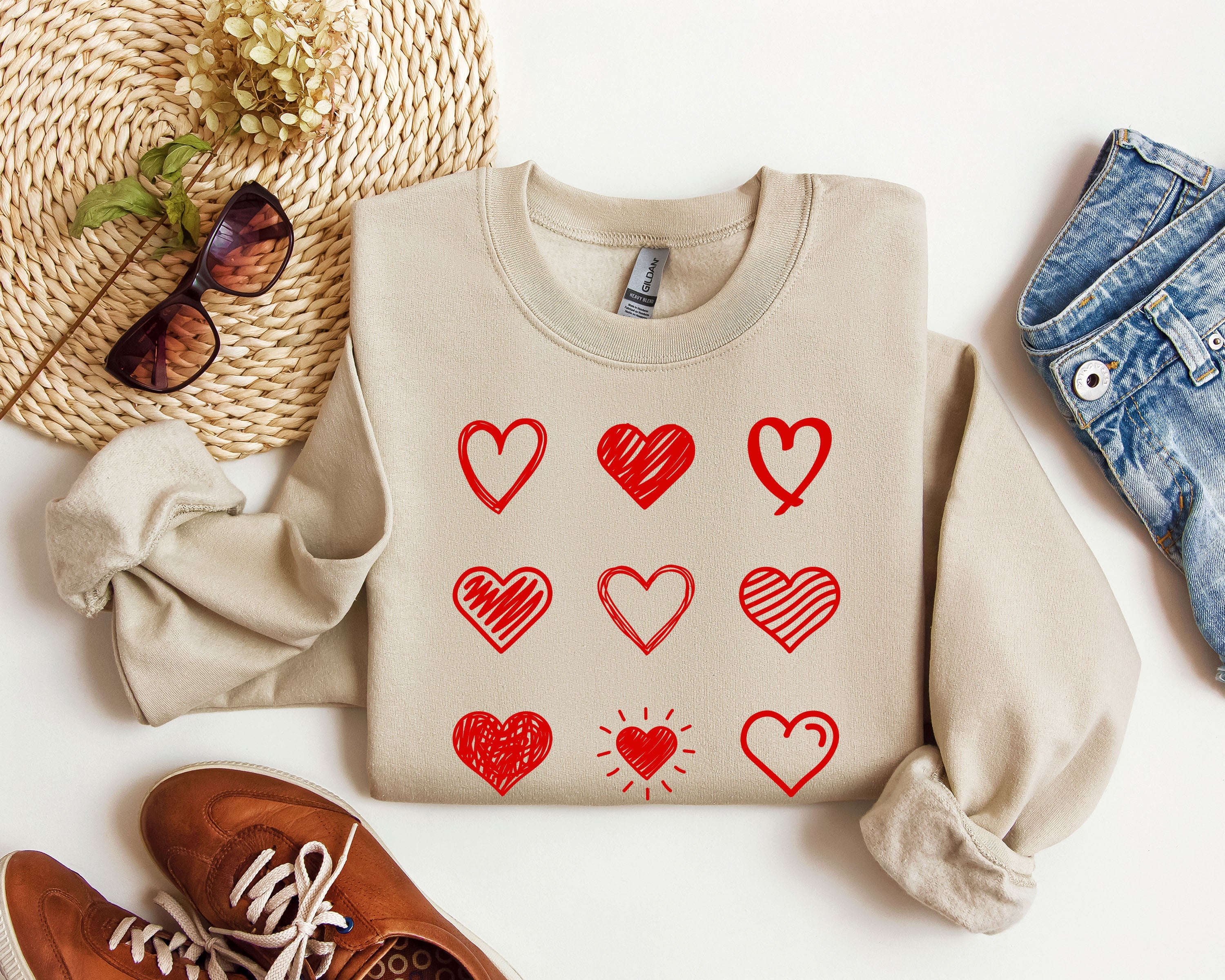 Retro Cute Hearts Vintage Valentine Edition Ultra Soft Brushed Thermal Cozy Fleece Sweatshirt