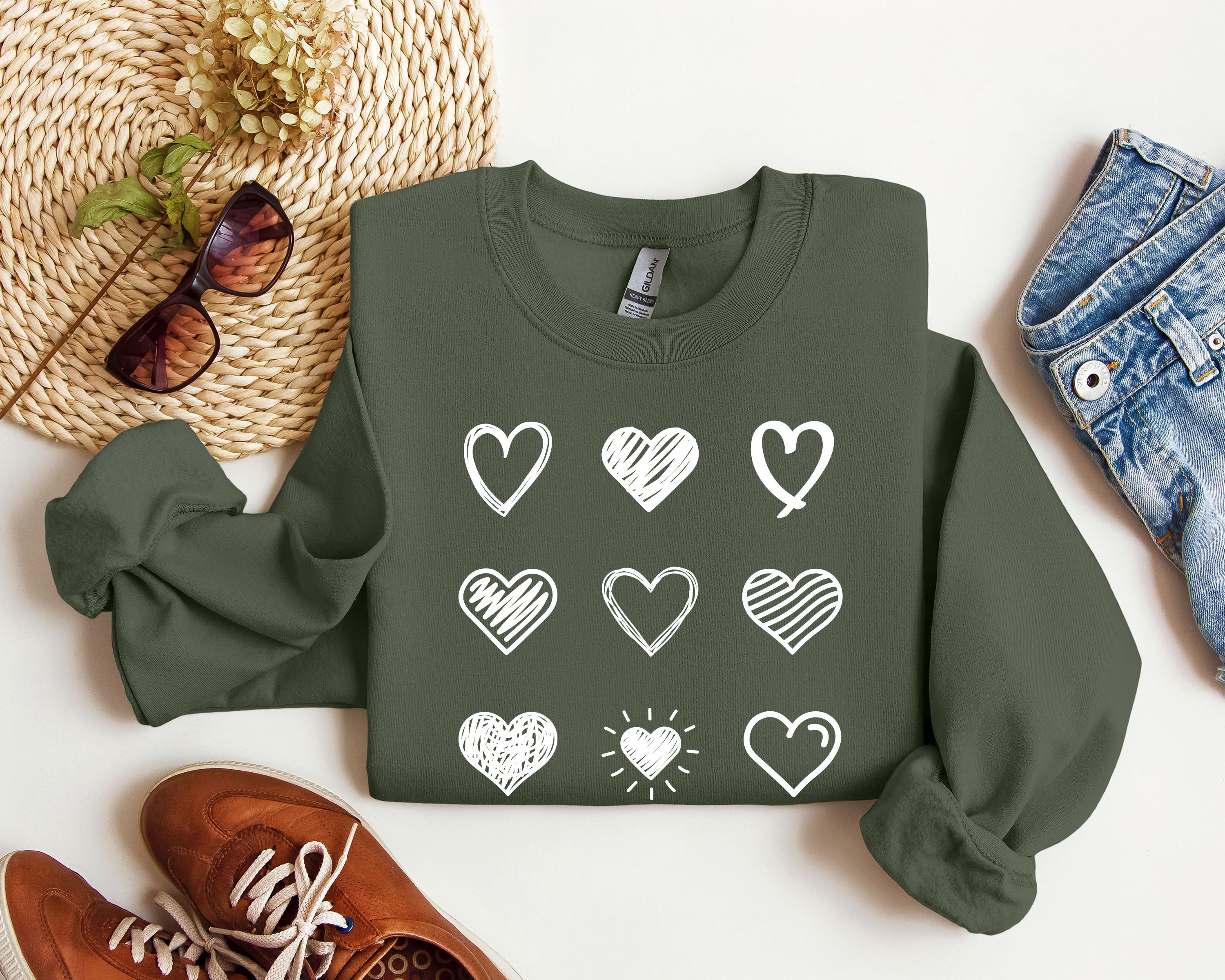 Retro Cute Hearts Vintage Valentine Edition Ultra Soft Brushed Thermal Cozy Fleece Sweatshirt