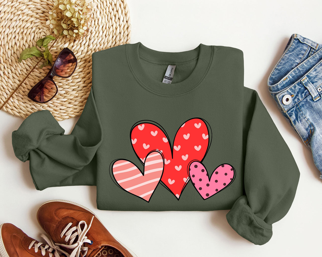 Retro Hearts Set Vintage Valentine's Day Nostalgic Heart Garland And Cupid Motif Sweatshirt