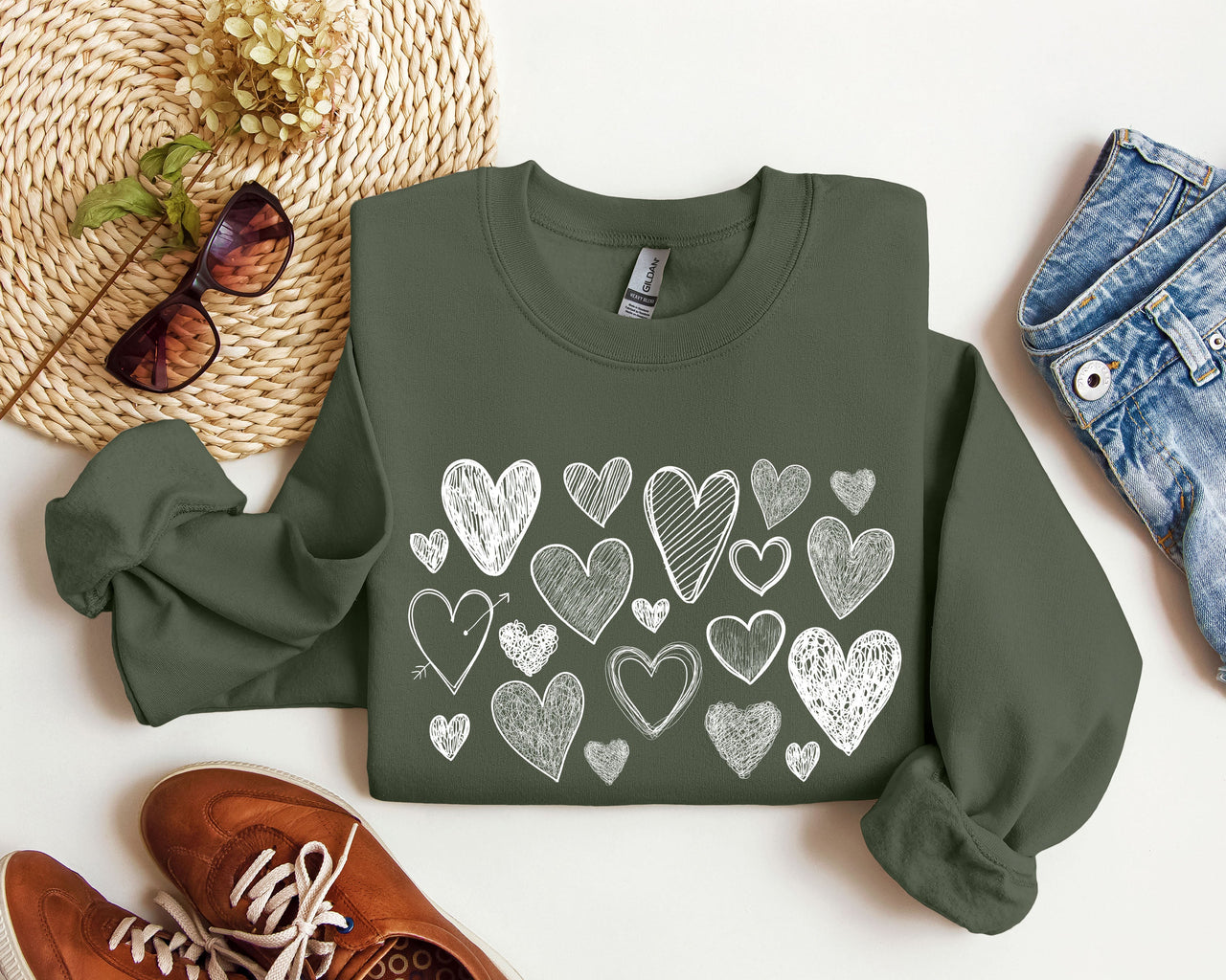 Mini Retro Hearts Vintage Valentine's Day Cozy Soft Fleece Warm Relaxed Fit Sweatshirt
