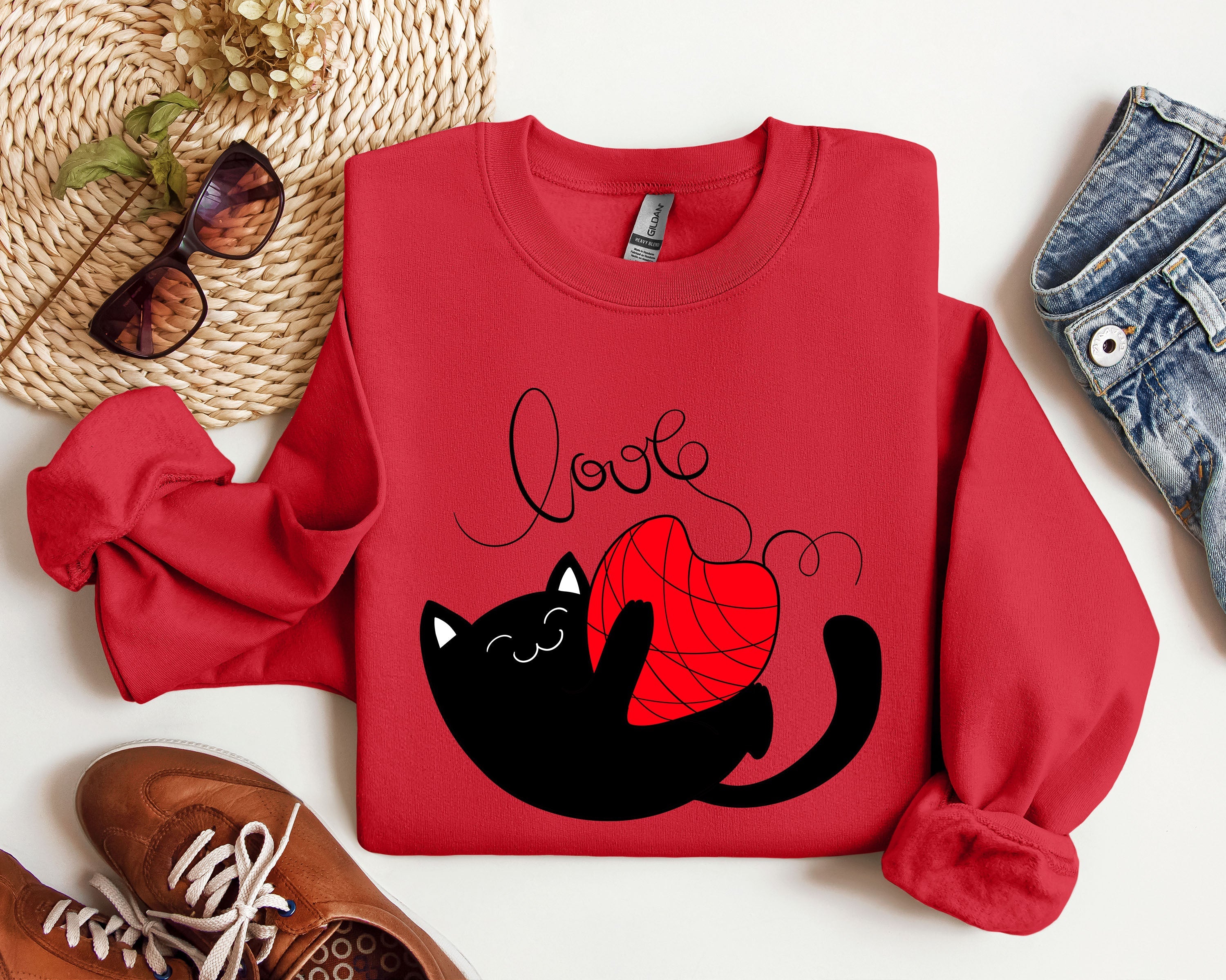 Retro Cat Love Vintage Valentine's Day Cat Lover Edition Cozy Fall Seasonal Sweatshirt