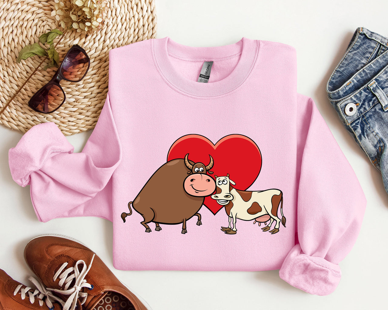 Retro Cow Lovers Vintage Valentine's Day Theme For Cow Enthusiasts And Humor Fans Sweatshirt