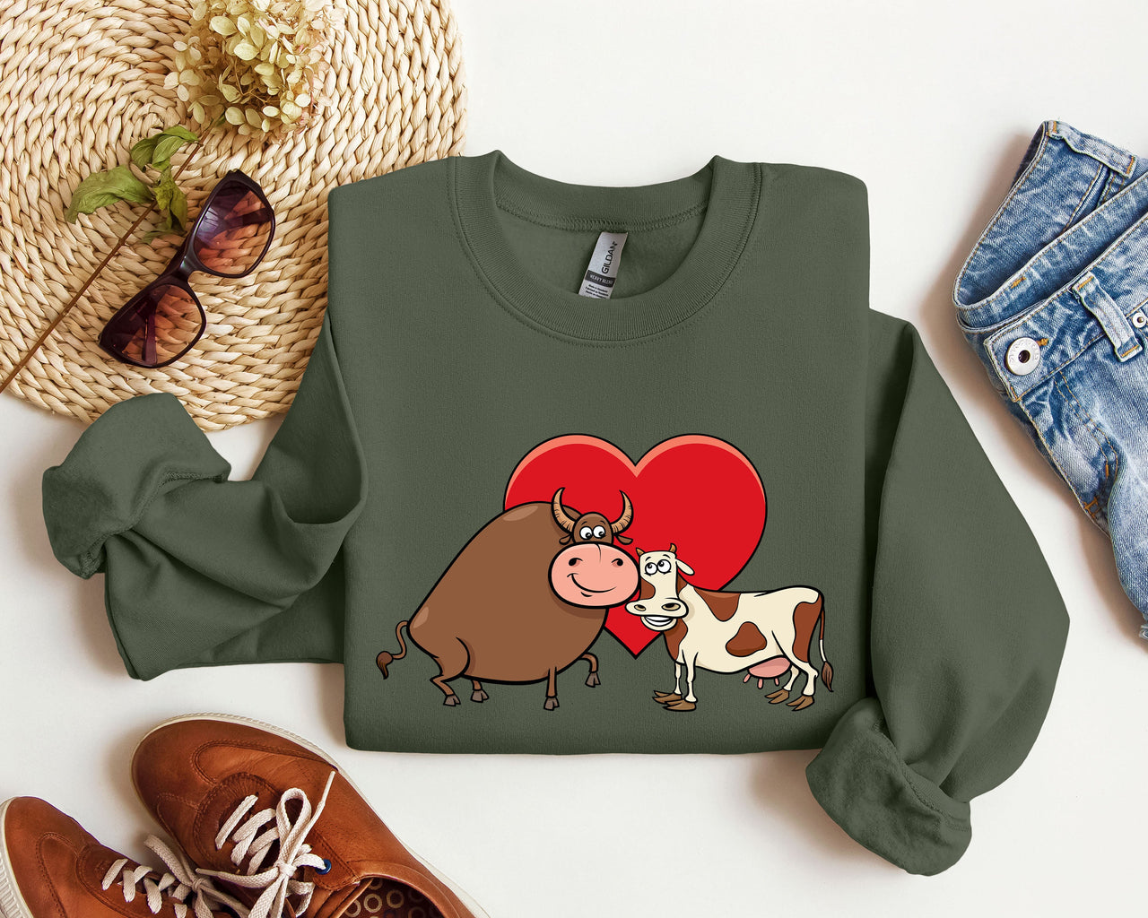 Retro Cow Lovers Vintage Valentine's Day Theme For Cow Enthusiasts And Humor Fans Sweatshirt