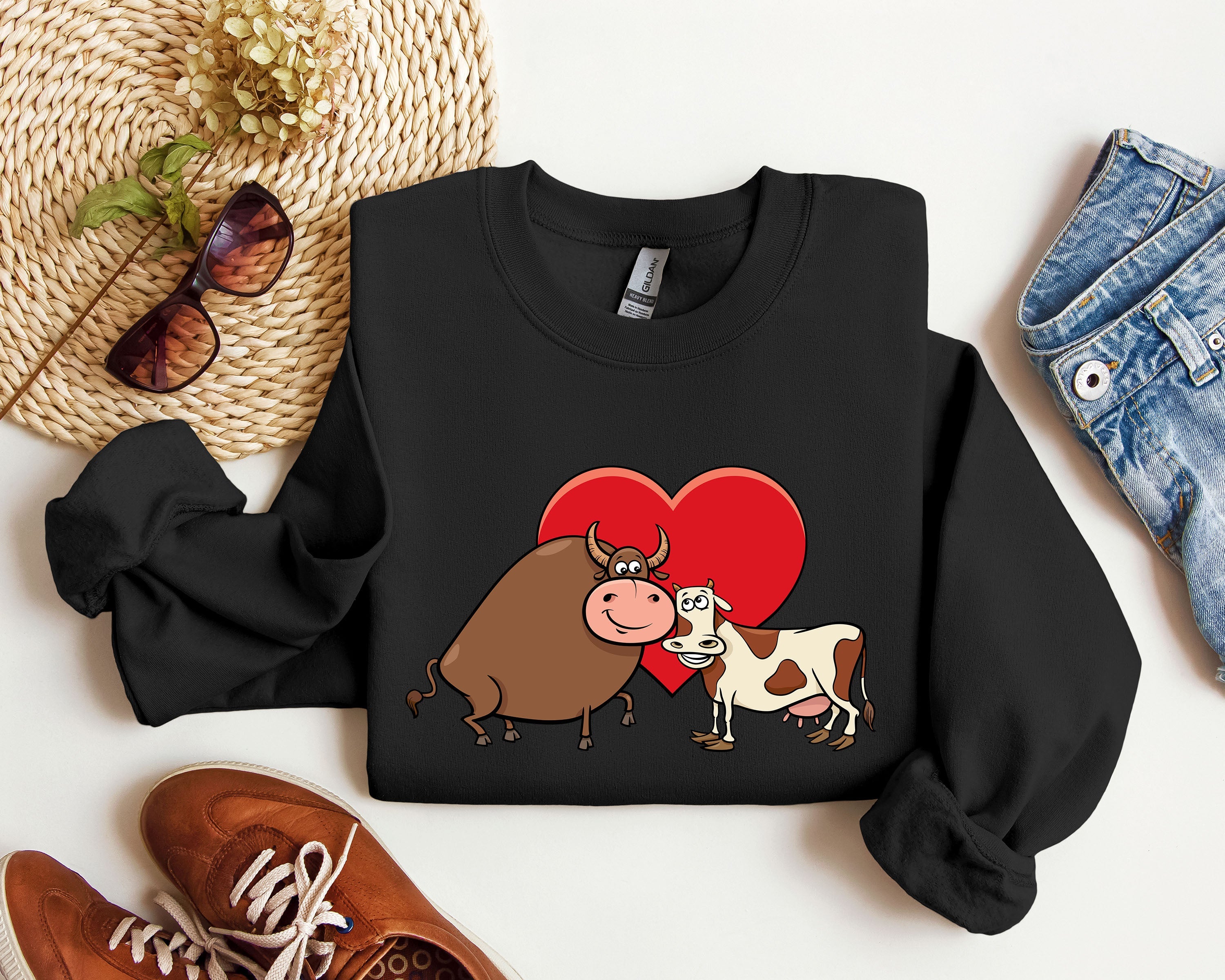 Retro Cow Lovers Vintage Valentine's Day Theme For Cow Enthusiasts And Humor Fans Sweatshirt