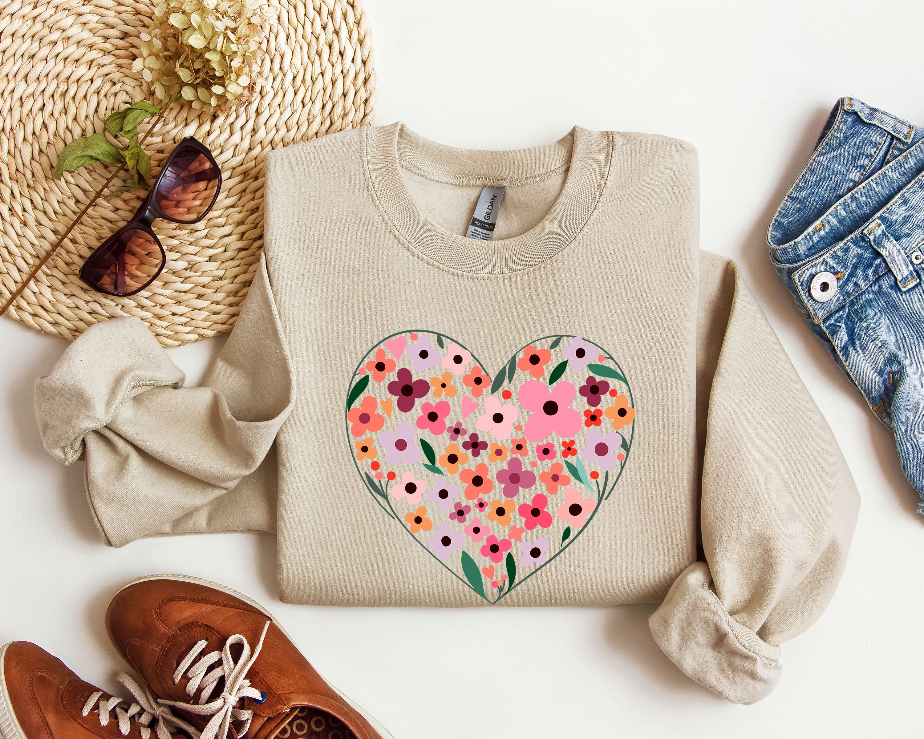 Wildflowers Heart Vintage Valentines Day Floral Bloom Theme With Romantic Garden Imagery Sweatshirt
