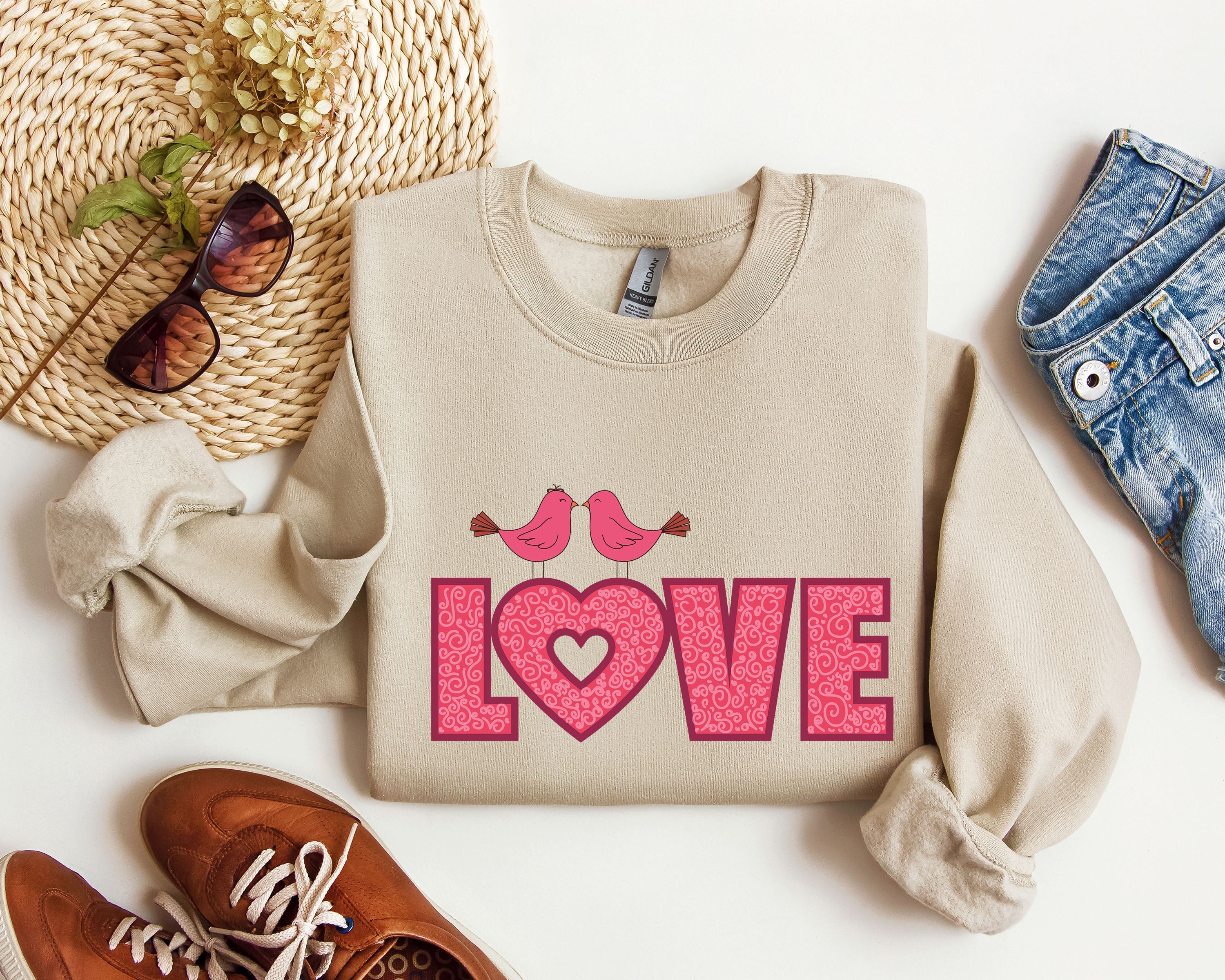 Retro Love Birds Vintage Valentine Romance Illustration For Lovers Of Classic Romantic Imagery Sweatshirt