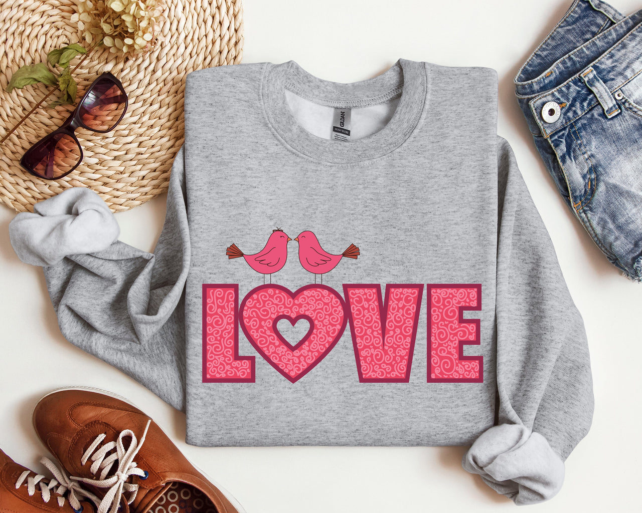 Retro Love Birds Vintage Valentine Romance Illustration For Lovers Of Classic Romantic Imagery Sweatshirt