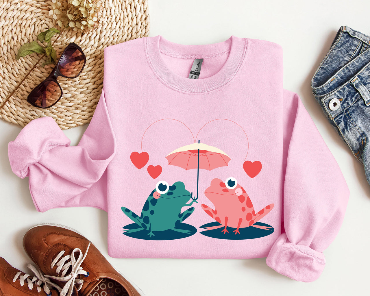 Retro Lover Frogs Vintage Valentine's Day Nostalgic Whimsy Print For Cozy Everyday Comfort Sweatshirt
